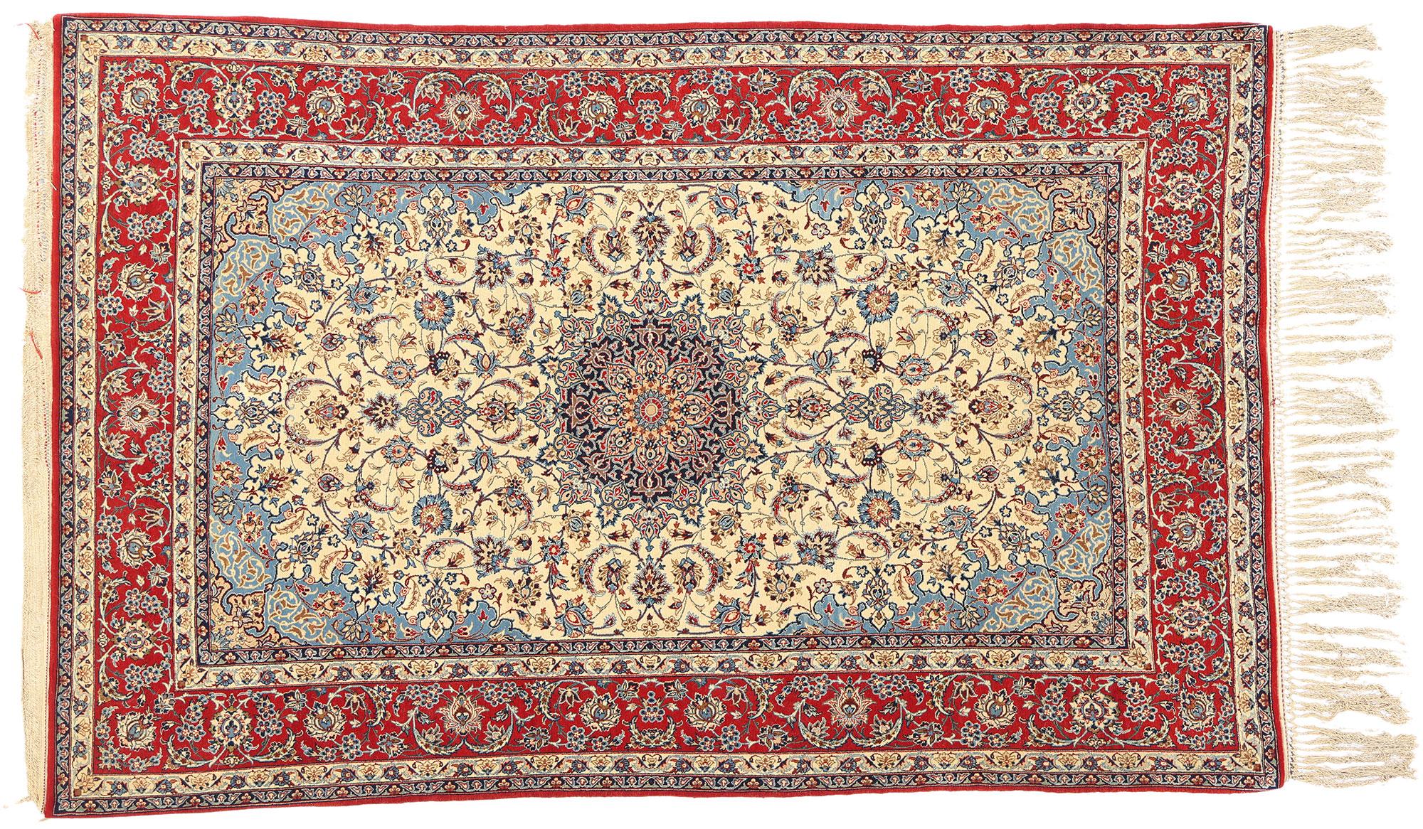 Vintage Ivory Persian Isfahan Rug, 04'11 x 07'08 For Sale 3