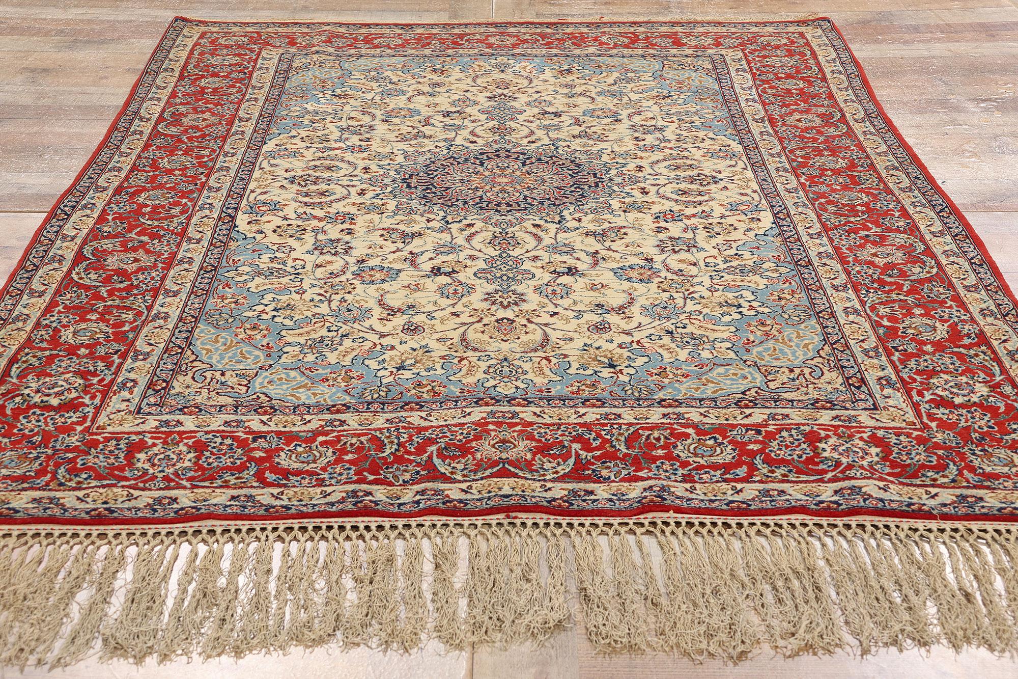Vintage Ivory Persian Isfahan Rug, 04'11 x 07'08 For Sale 1