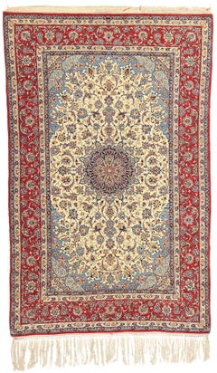Elfenbeinfarbener persischer Isfahan-Teppich, 04'11 x 07'08