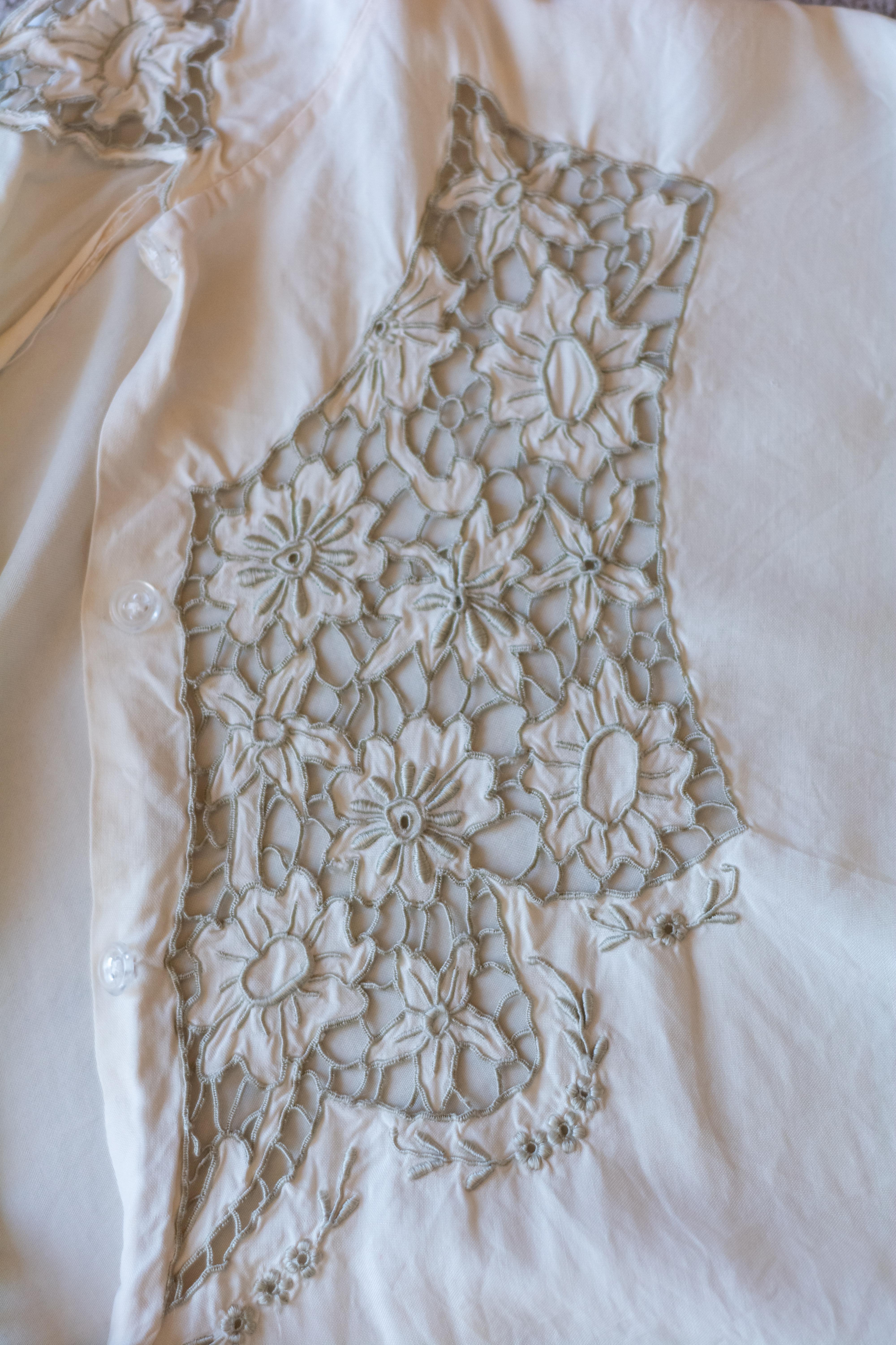 Vintage Ivory Silk Blouse with Embroidery In Good Condition For Sale In London, GB