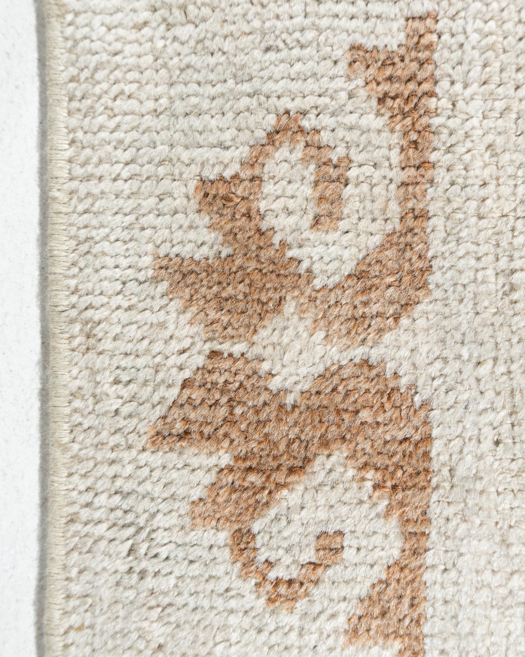 Vintage Elfenbein gedämpft türkischen Oushak Läufer Teppich 4'2 X 11'8 (Handgewebt) im Angebot