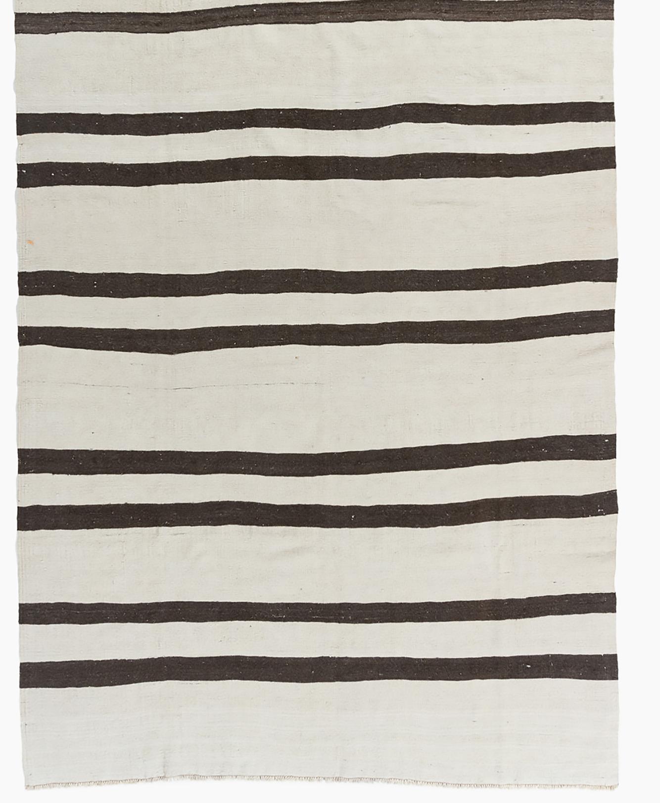 Vintage Ivory Turkish Kilim Rug Runner 5'9 x 11'9 For Sale 2