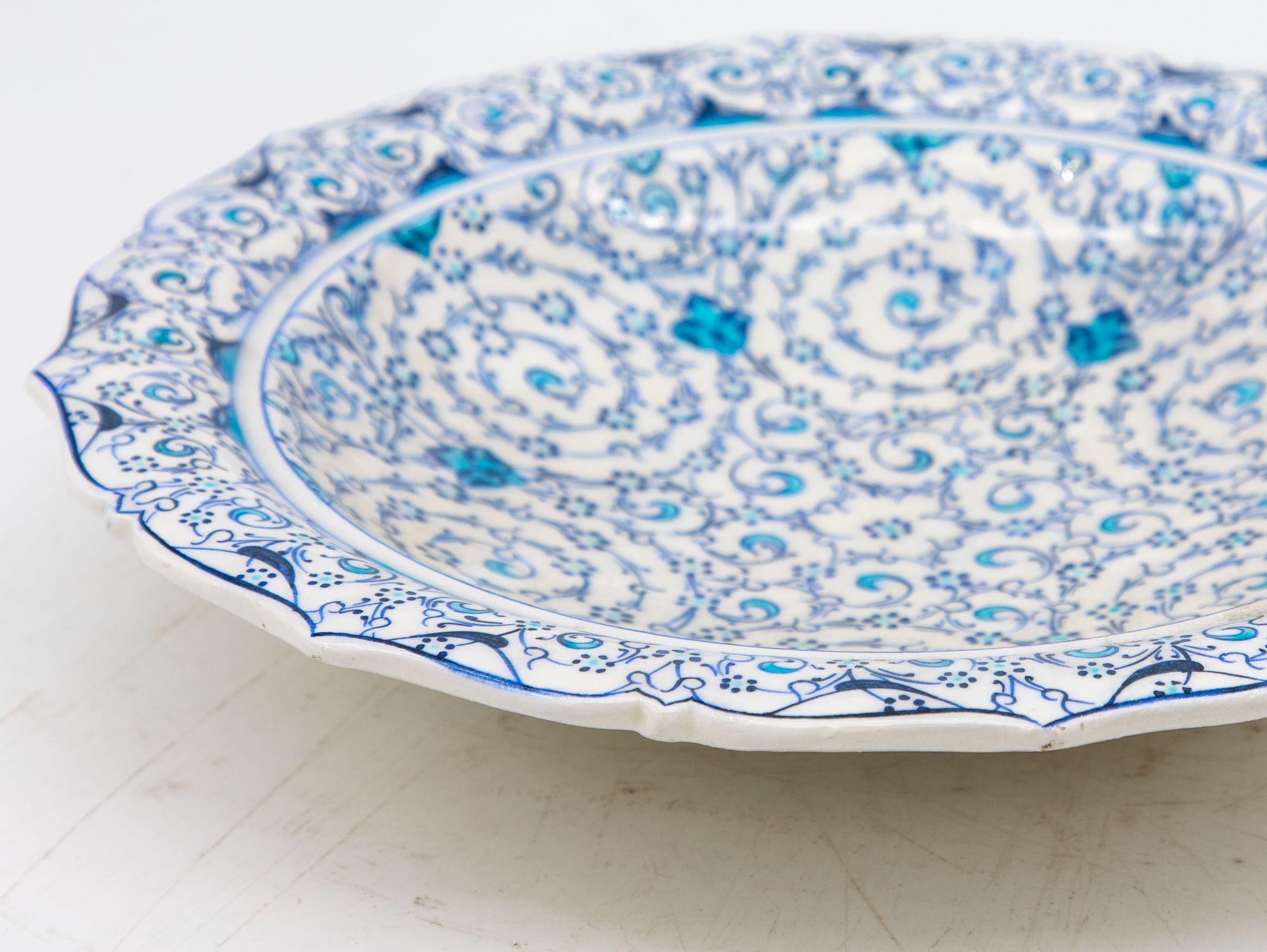 Vintage Iznik Plate in Turquoise, Blue, Cream, Early 20th C. Turkey In Good Condition For Sale In South Salem, NY