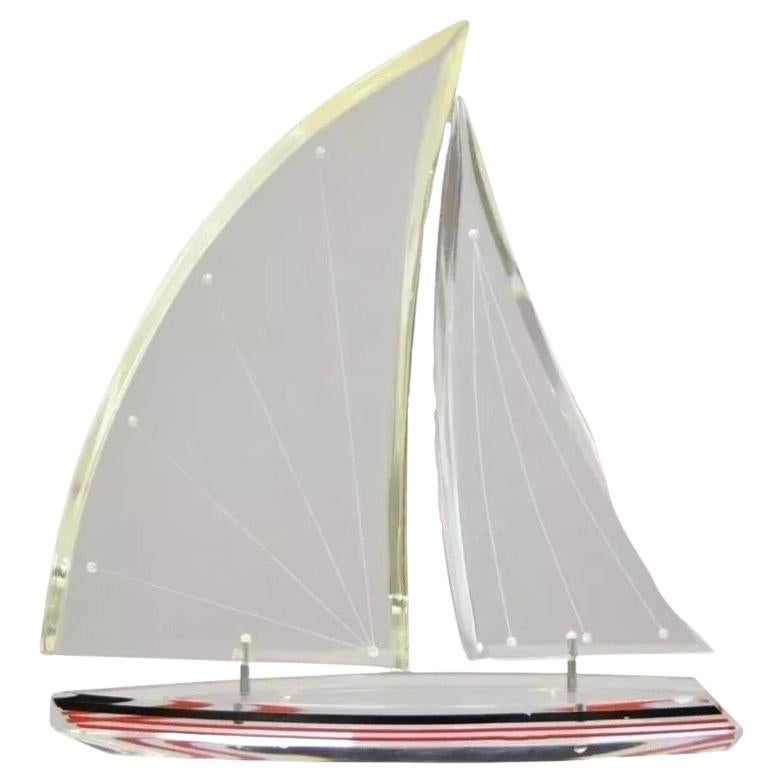 Vintage "J. Fenri 95" Escultura de velero de Lucite de estilo moderno de mediados de siglo
