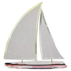 Vintage "J. Fenri 95" Escultura de velero de Lucite de estilo moderno de mediados de siglo