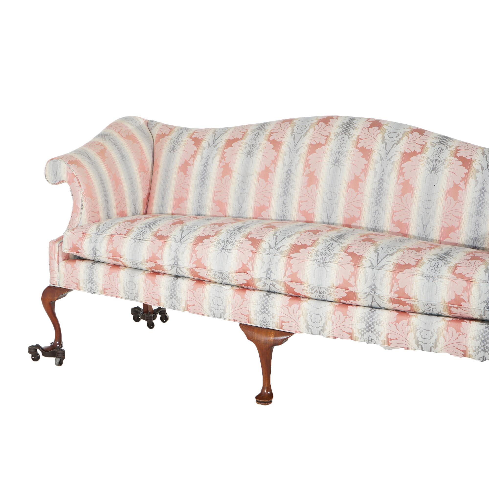 20ième siècle Vintage J. M. I. Queen Anne Camel Back Upholstered Sofa 20thC (Canapé à dossier camel) en vente