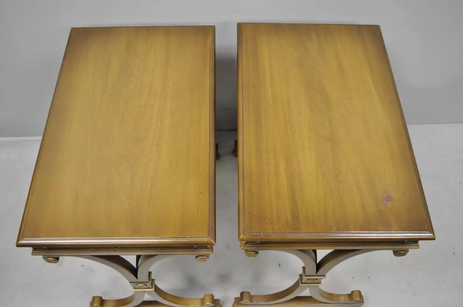 Acajou Vintage J. Zonon Regency Style X-Frame Mahogany Side Lamp Tables - a Pair en vente