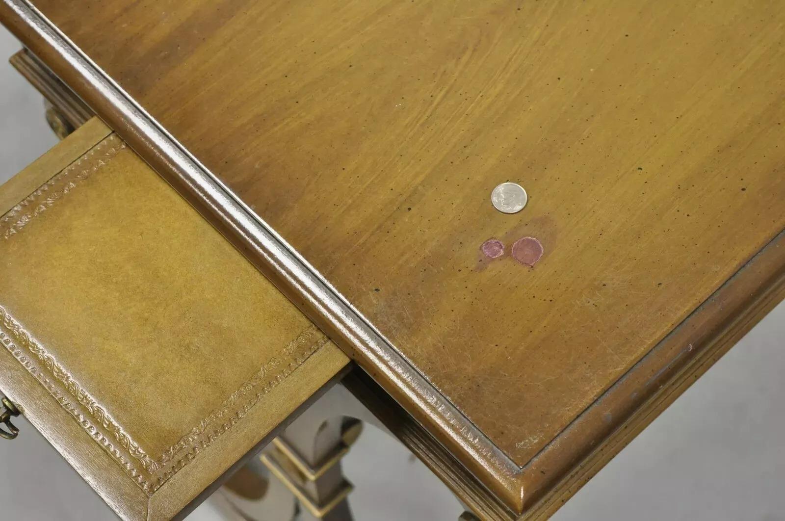 Vintage J. Zonon Regency Style X-Frame Mahogany Side Lamp Tables - a Pair en vente 1