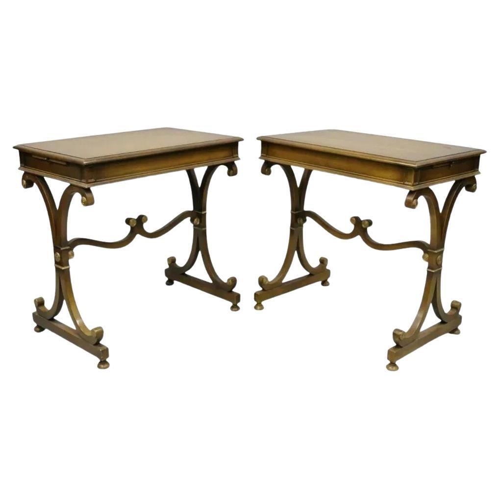Pareja de mesas auxiliares vintage de caoba con marco en X estilo Regencia J. Zonon