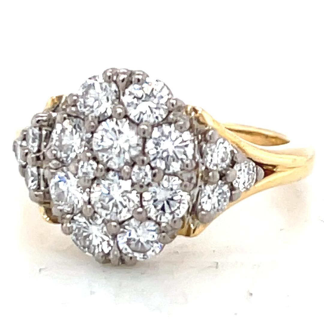 Vintage Jabel Diamond 18k Gold Cluster Ring In Excellent Condition In Beverly Hills, CA