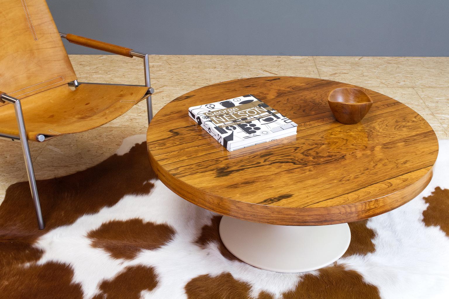 Mid-Century Modern Vintage Jacaranda Round Coffee Table with Metal Tulip Foot in Saarinen Style