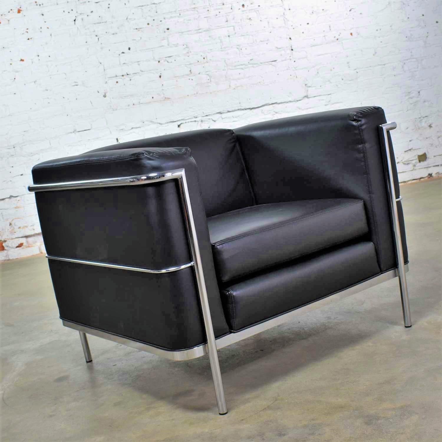 Bauhaus Vintage Jack Cartwright 20/123 Club Chair Black Faux Leather after Corbusier LC2