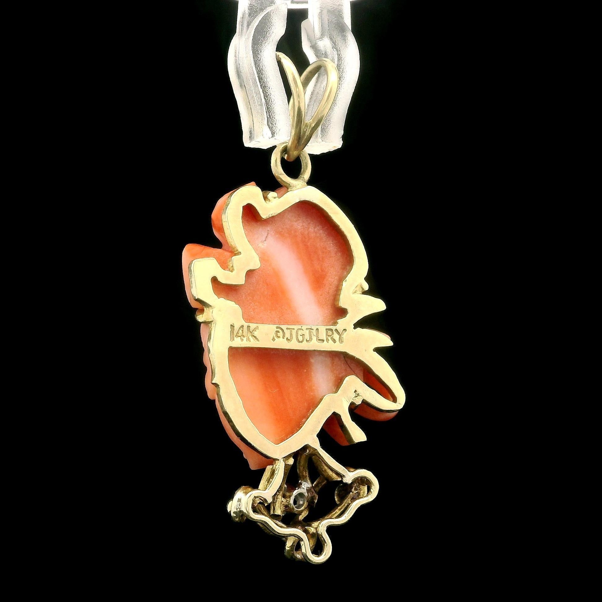 Jack Gutschneider, portrait de femme sculpté en corail avec pendentif en diamants en vente 4