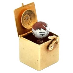 Ciondolo Charm d'oro vintage di Jack in the Box