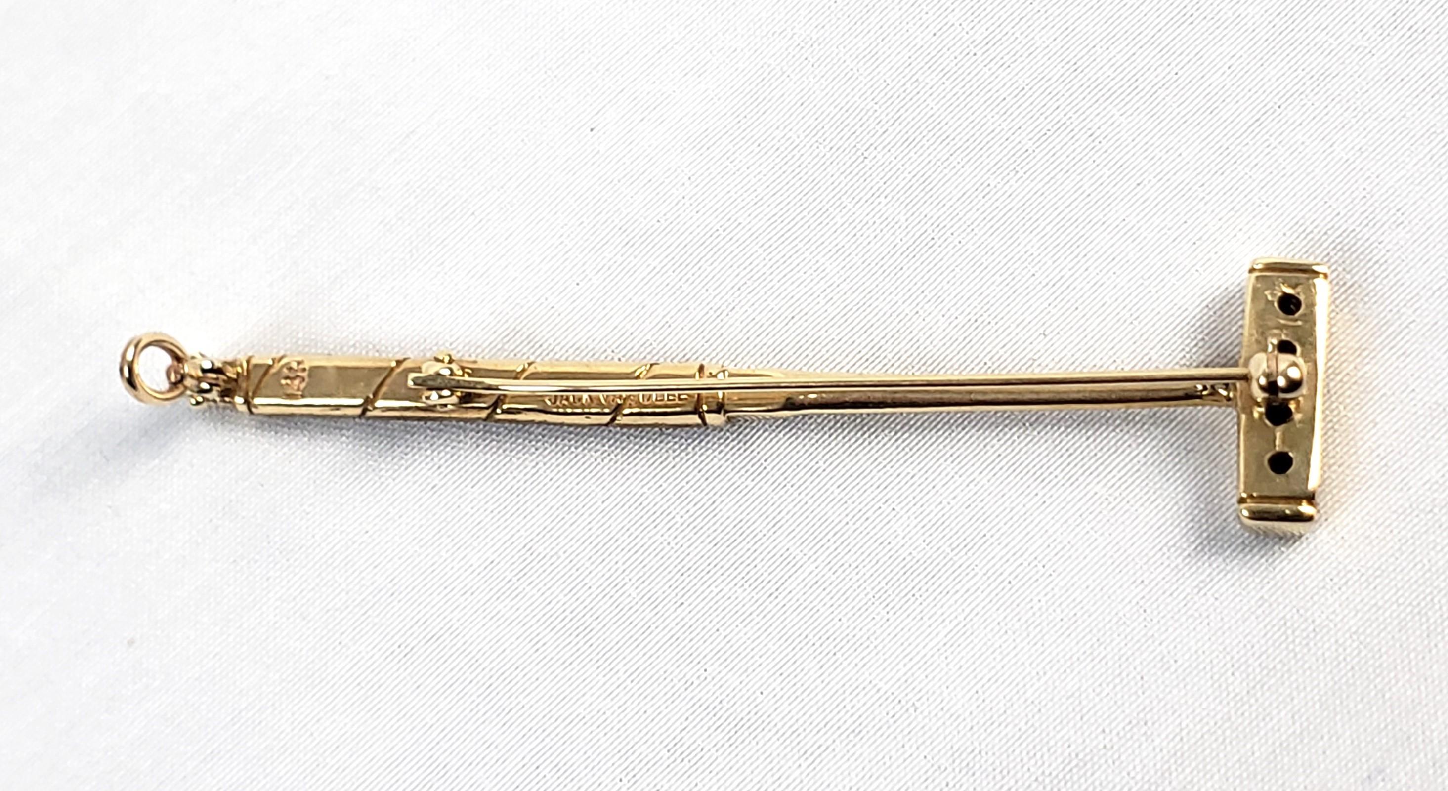 Vintage Jack Vandell 14 Karat Gold & Emerald Polo Mallet Brooch or Pendant In Good Condition For Sale In Hamilton, Ontario