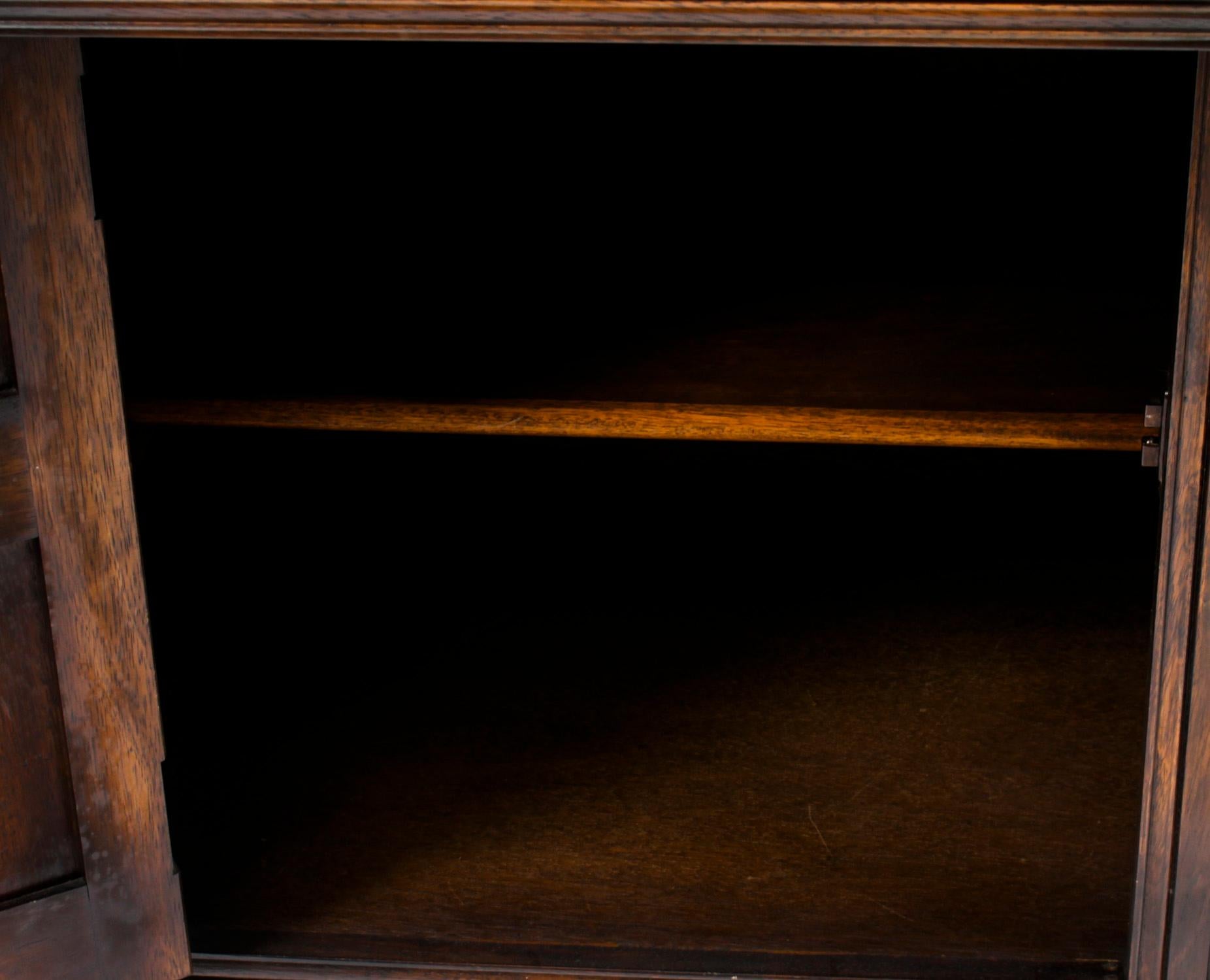 Vintage Jacobean Revival Oak Welsh Dresser Cabinet Sideboard 20th C 9