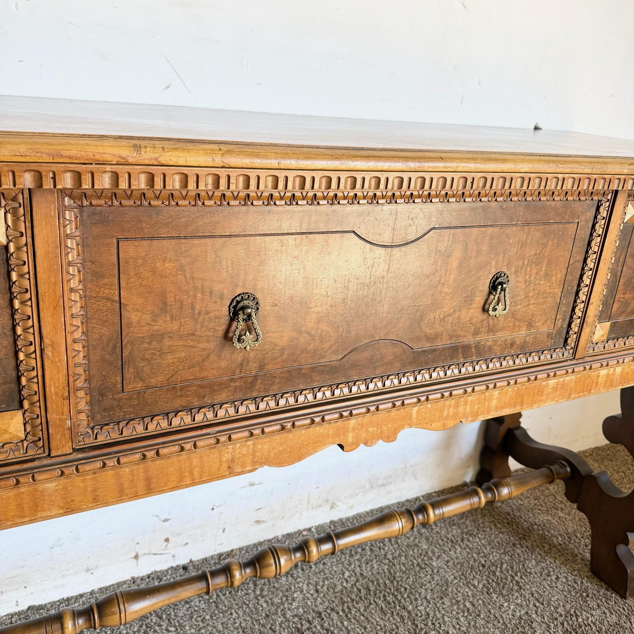 Nodo Server/Sideboard in radica e noce in stile Jacobean d'epoca in vendita