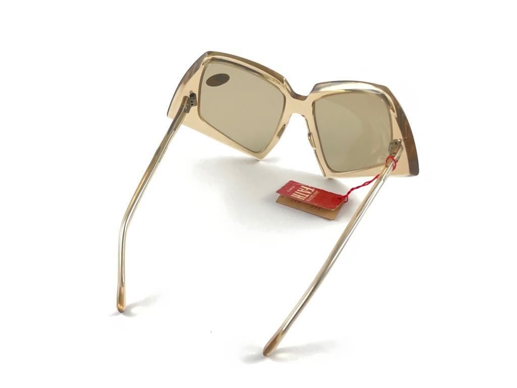 Beige Lunettes de soleil vintage Jacques Fath Translucide 1970's Made In France. en vente