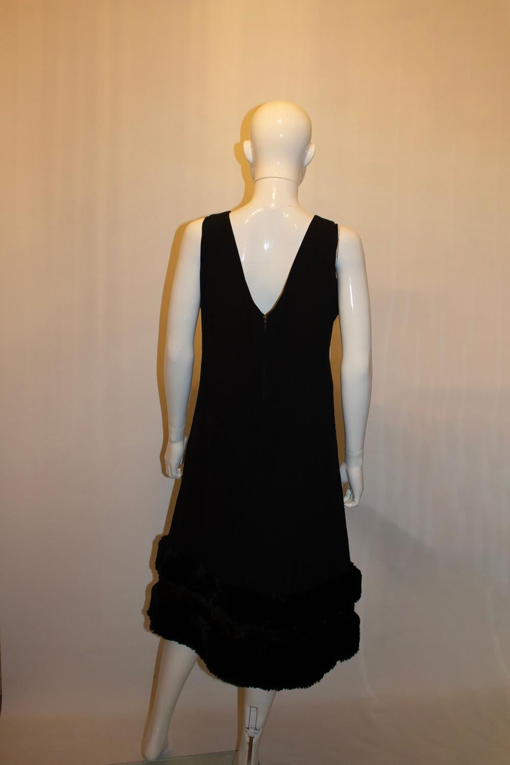 Noir Vintage Jacques Reval Paris Robe et veste avec paillettes et fourrure en vente