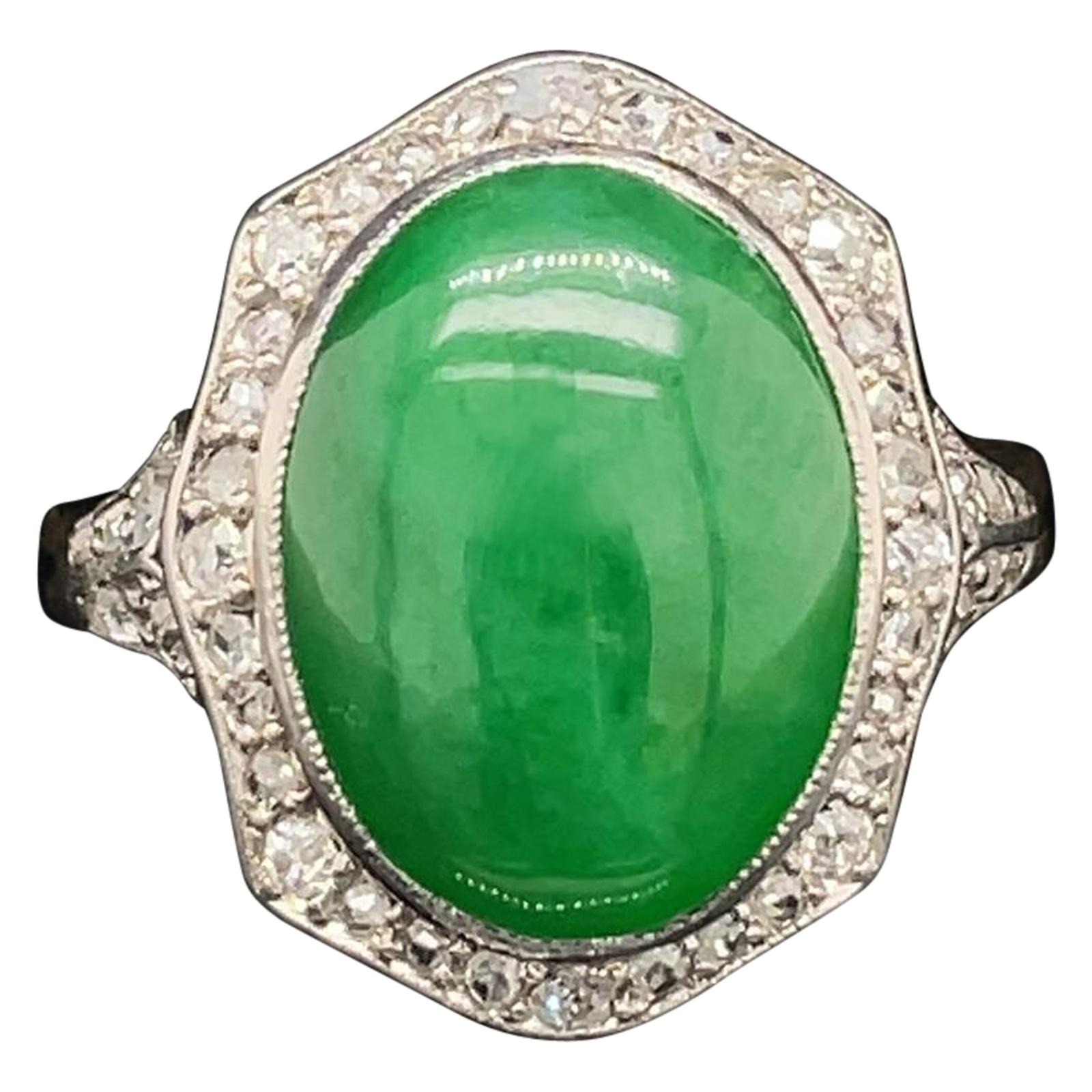 Vintage Jade and Diamond Engagement Ring in 18 Karat Yellow Gold, Circa 1940