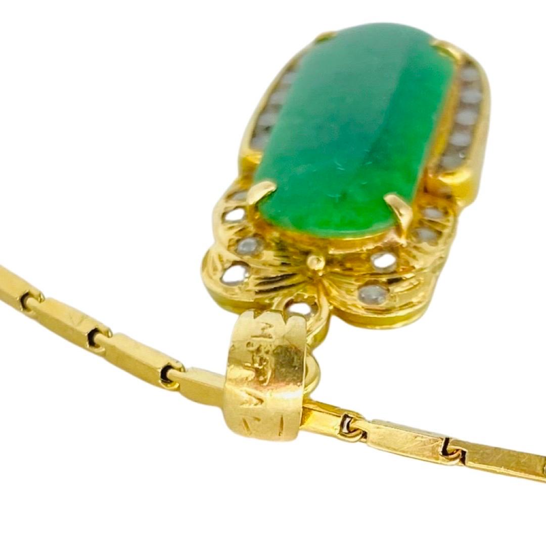 Vintage Jade and Diamonds Pendant Necklace 18k Gold For Sale 6