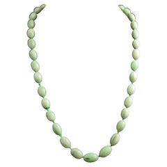 Vintage Jade bead necklace, 9k gold clasp, Art Deco 