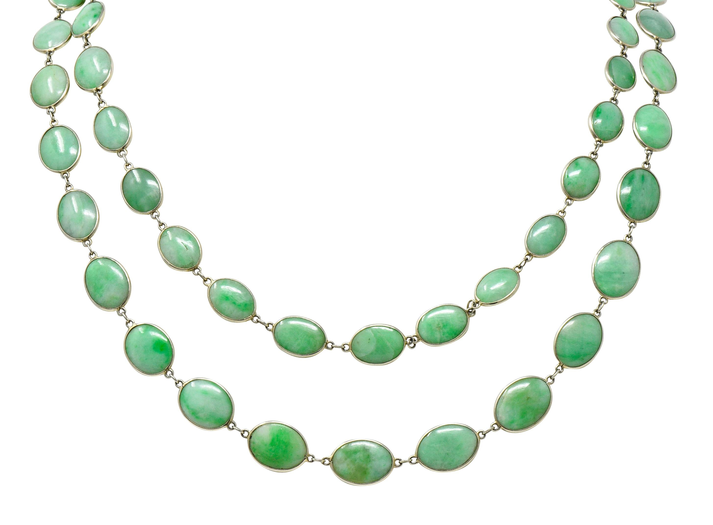 Vintage Jade Cabochon 18 Karat White Gold Long Chain Necklace In Excellent Condition In Philadelphia, PA