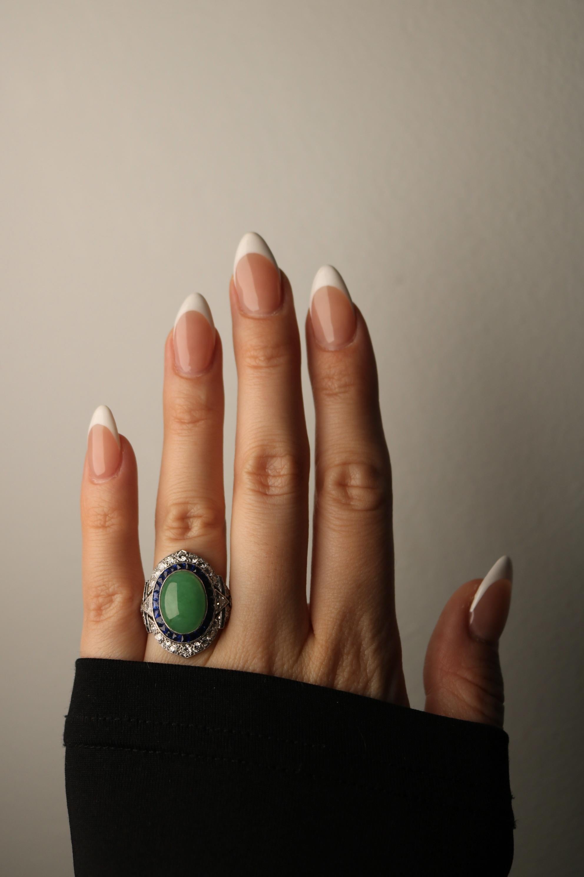 Anello di giada d'epoca con diamante e zaffiro in platino in stile Art Deco ~7,94ctw in vendita 3