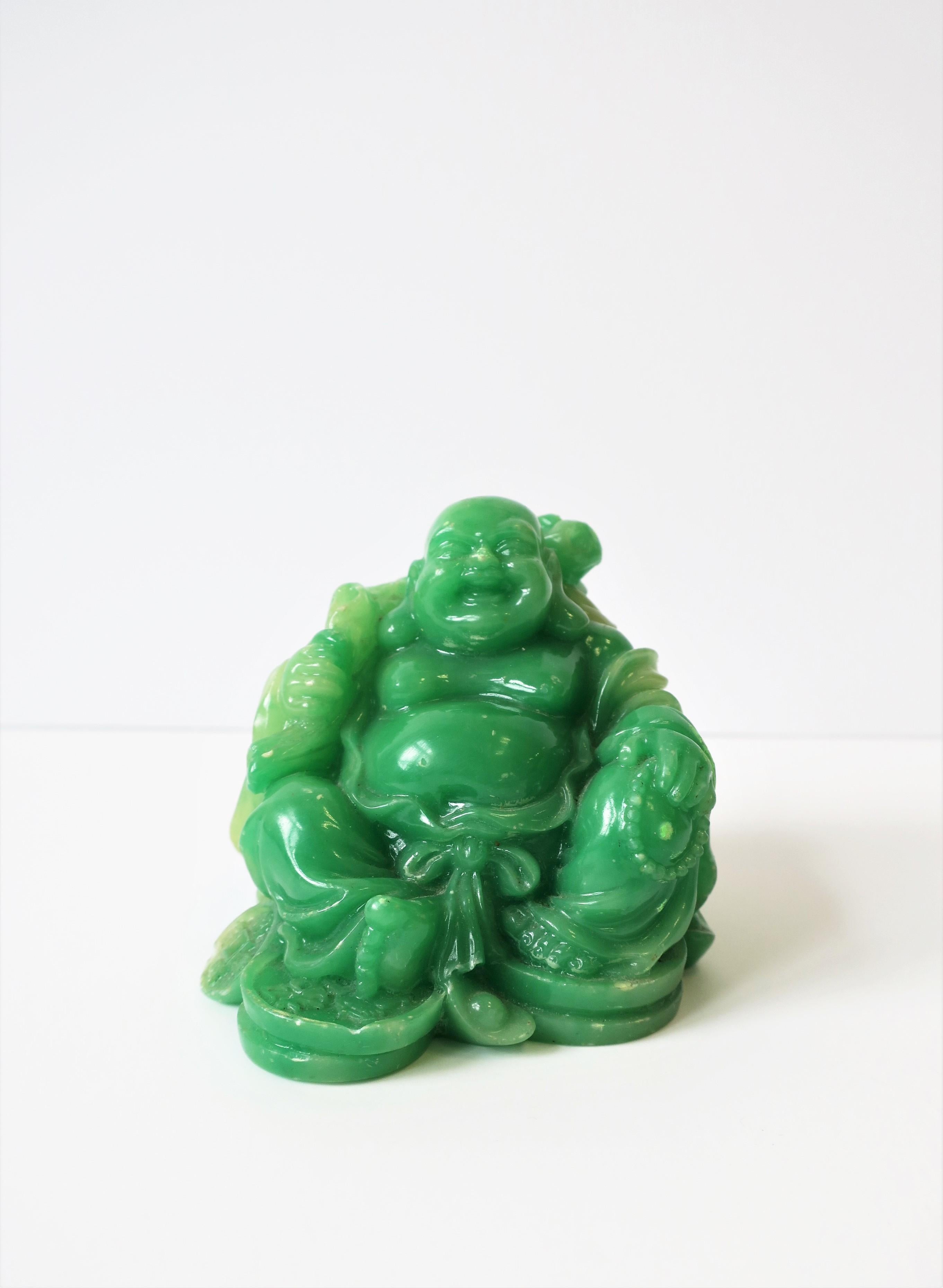 Stampato Scultura di Buddha seduto in resina verde giada in vendita