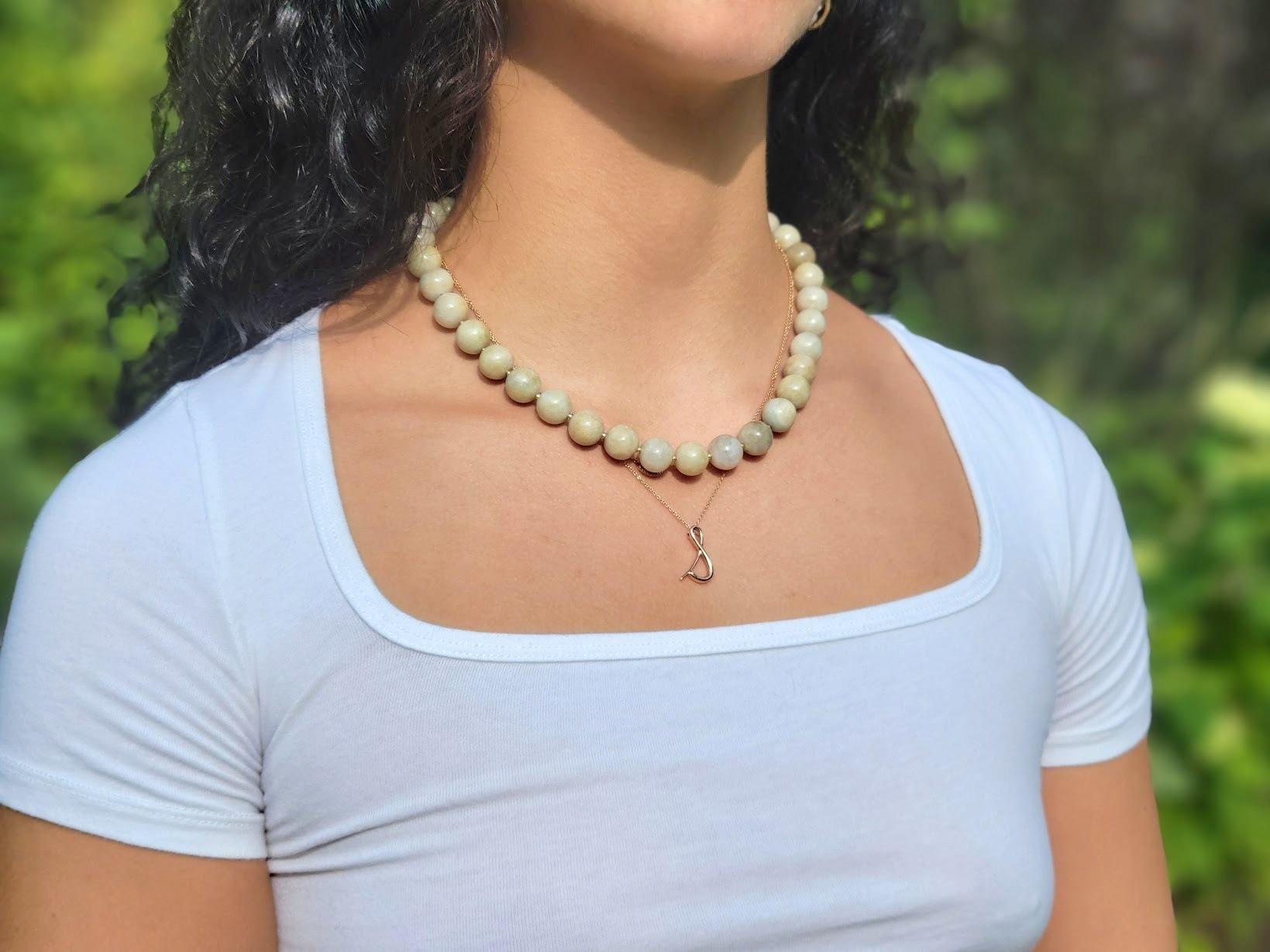 Art Deco Vintage Jade Necklace With Gold Clasp For Sale
