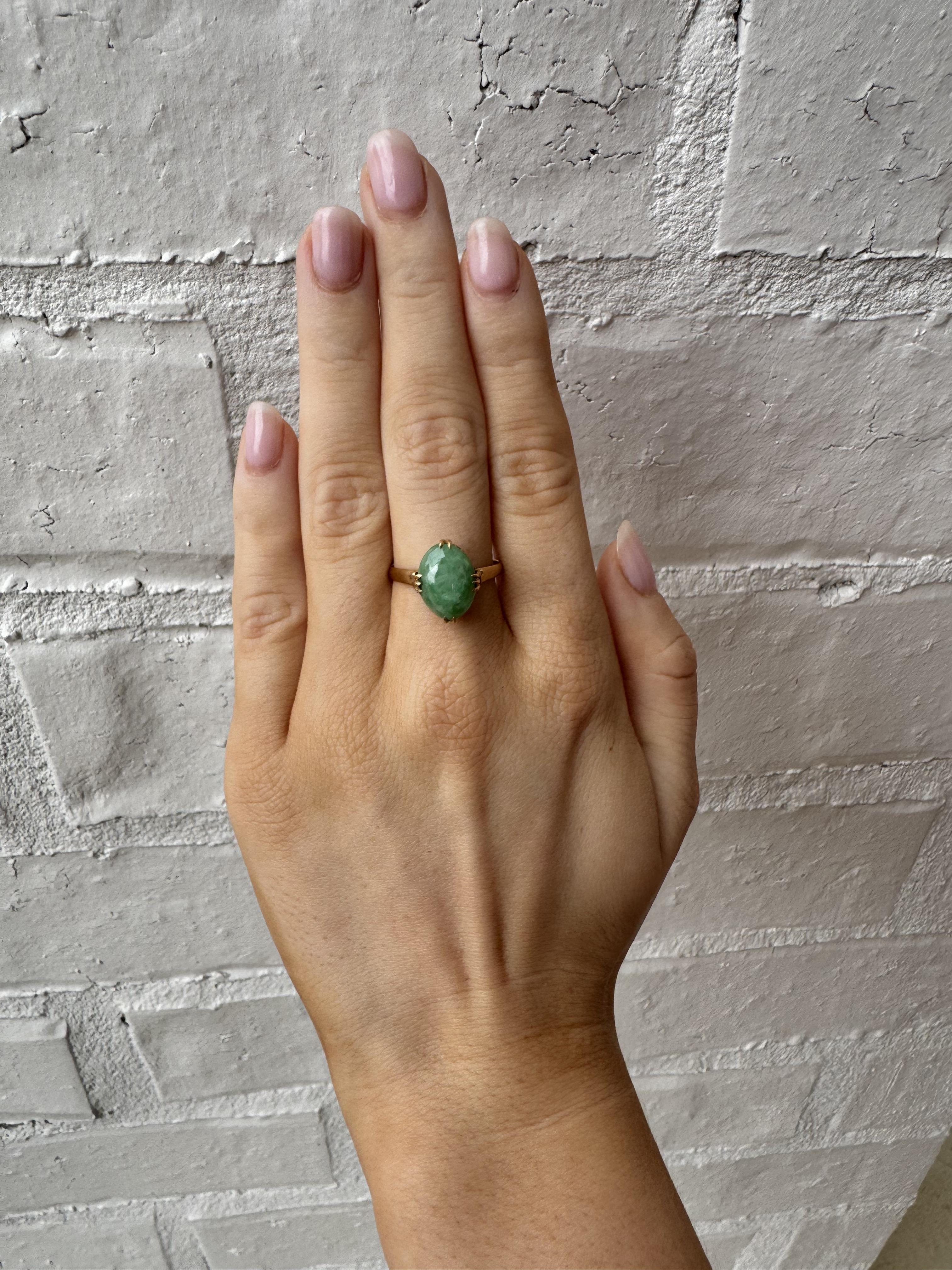 Retro Vintage Jade Solitaire Ring 18K Yellow Gold