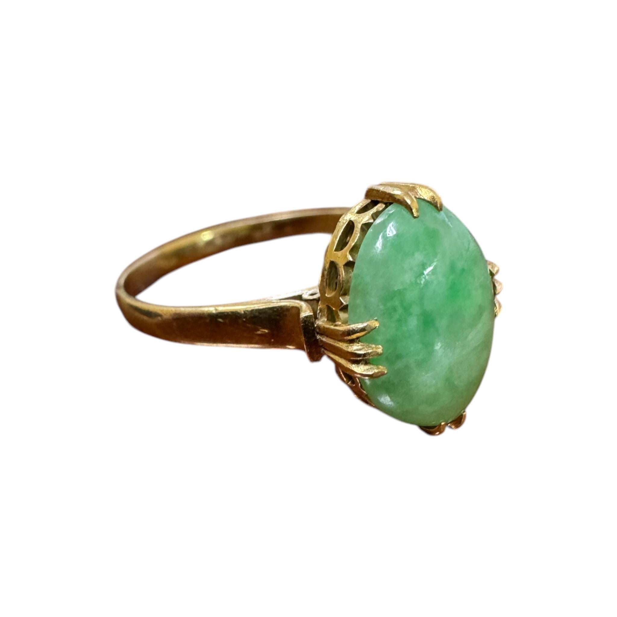 Women's Vintage Jade Solitaire Ring 18K Yellow Gold