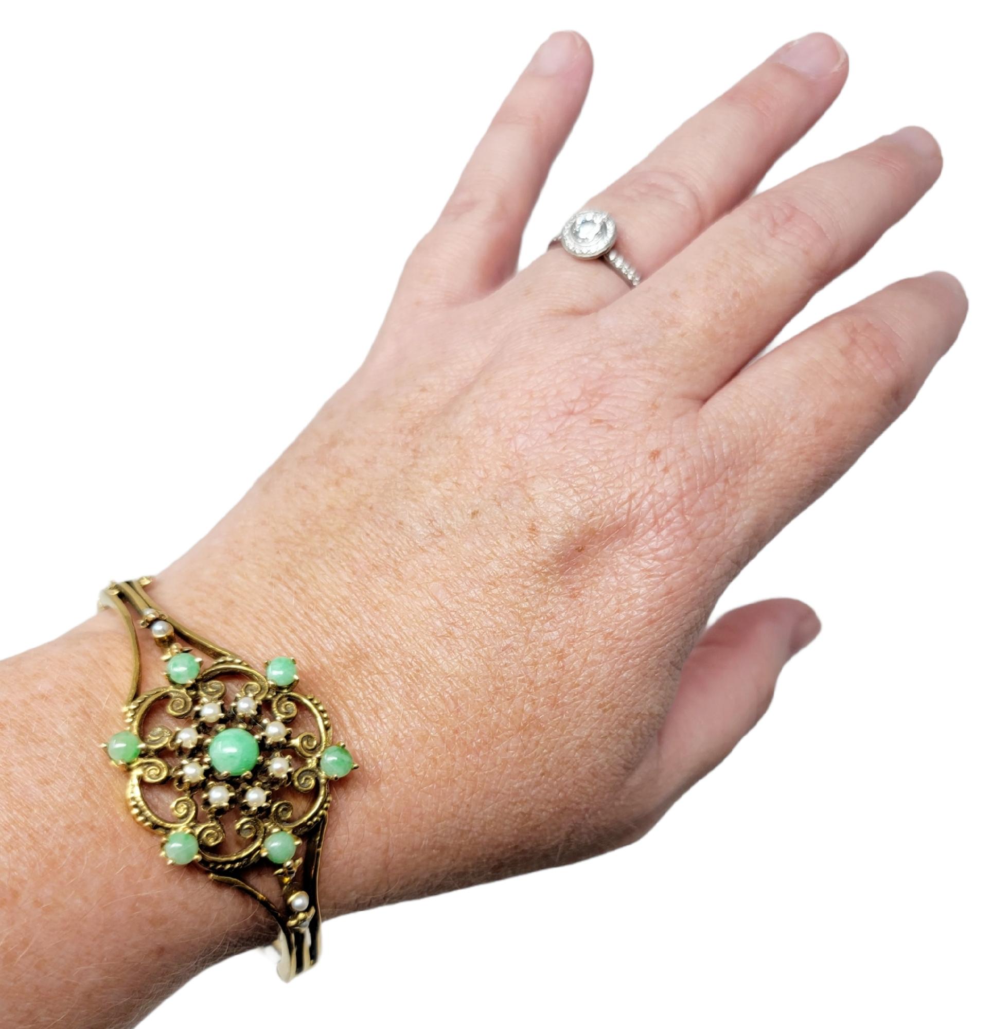 Vintage Jadeite and Seed Pearl Filigree Hinged Bangle Bracelet in 14 Karat Gold For Sale 11