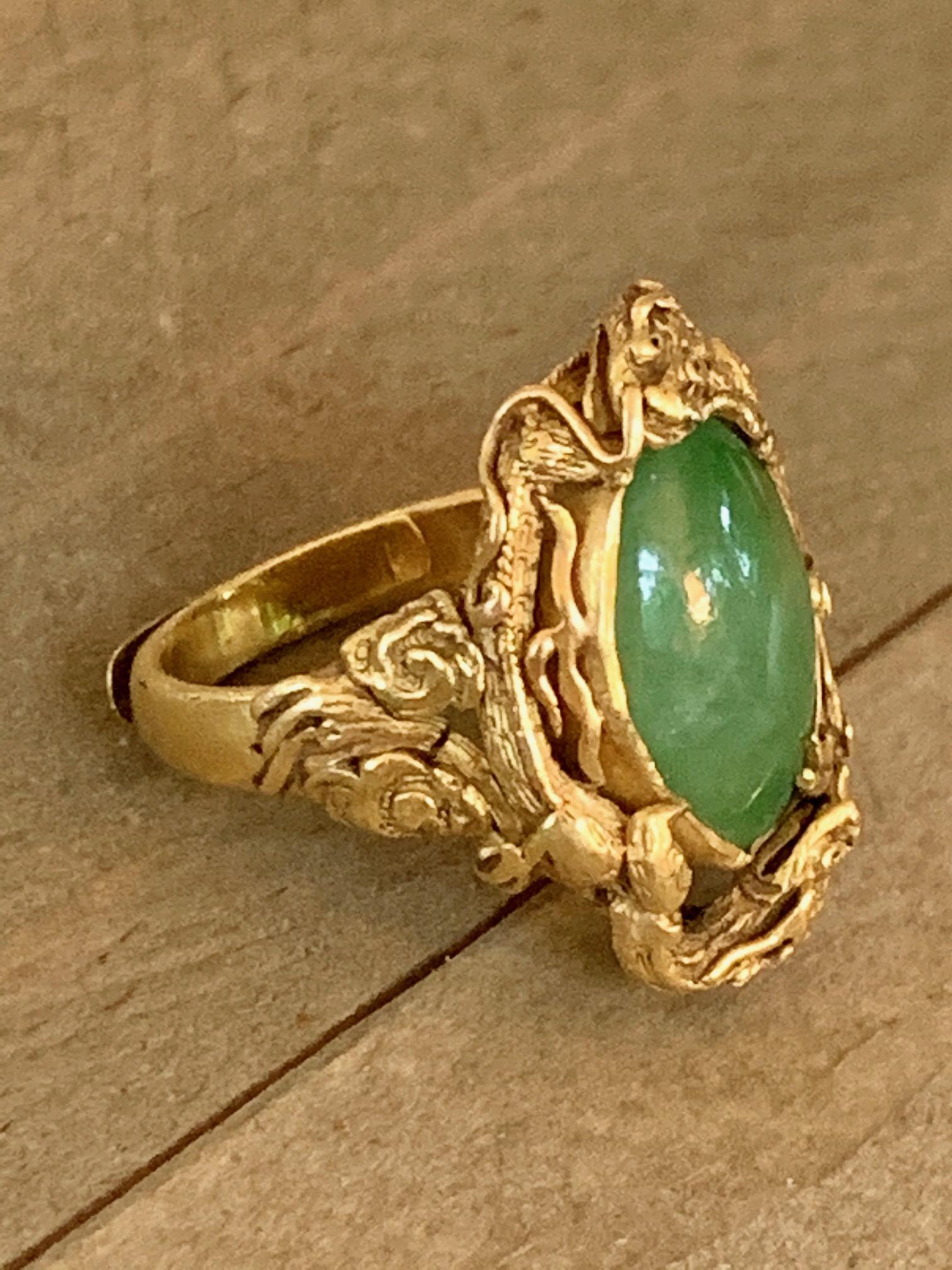 Women's Vintage Jadeite Cabochon Dragon Motif 22 Karat Yellow Gold Ring