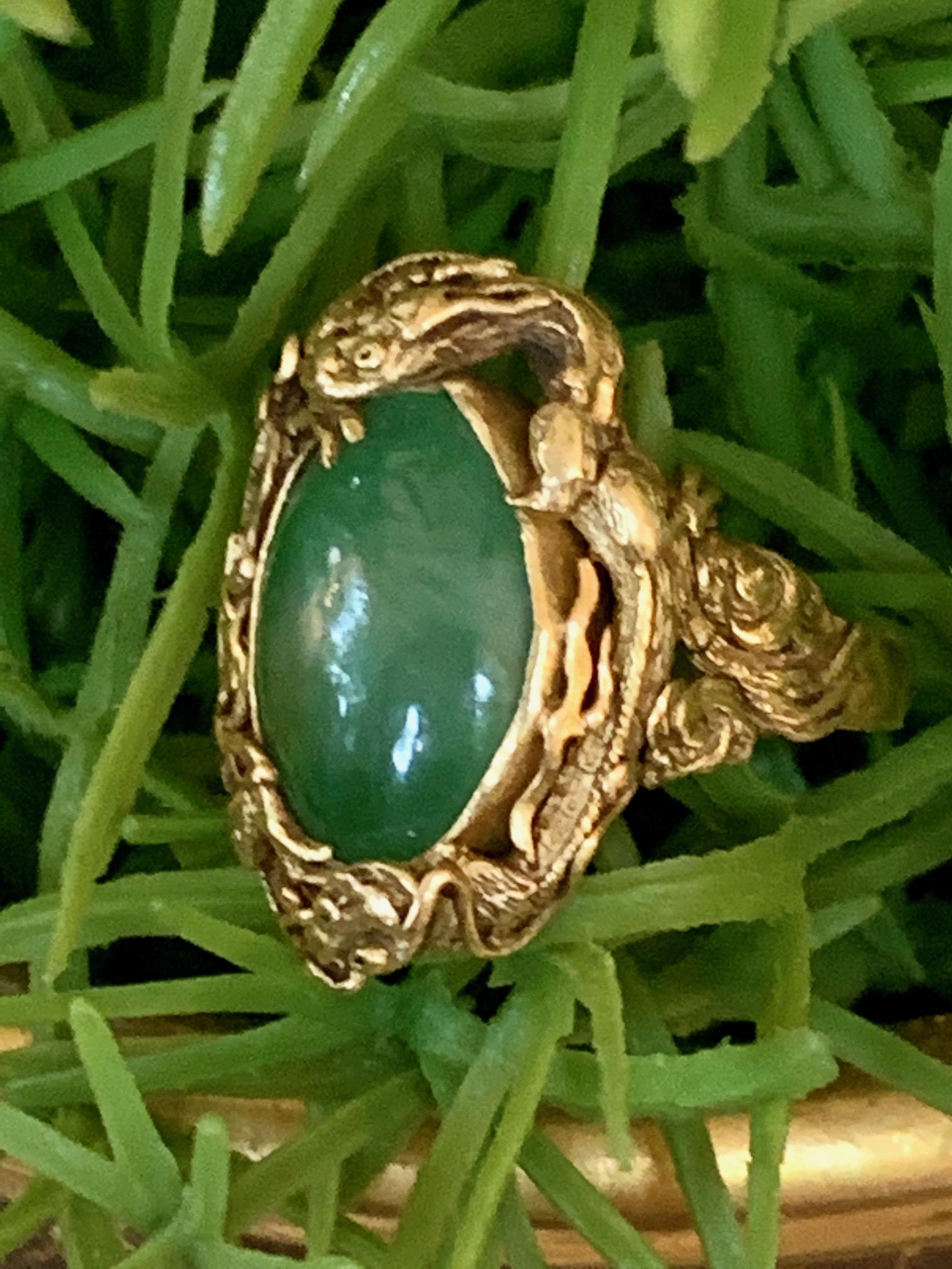 Vintage Jadeite Cabochon Dragon Motif 22 Karat Yellow Gold Ring 4