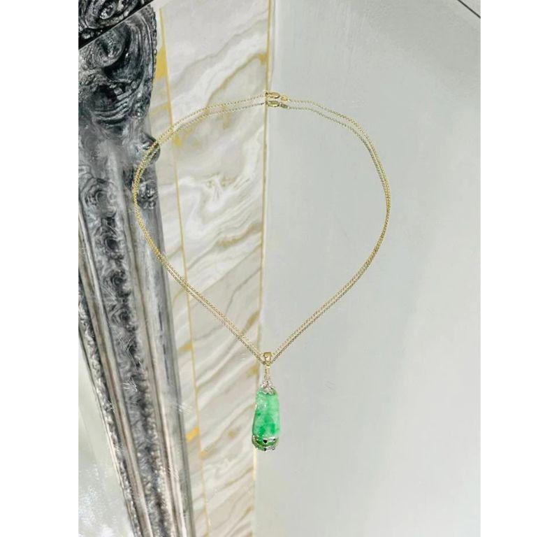 Vintage Jadeite & Diamond Platinum Pendant On A Gold Chain In Excellent Condition For Sale In London, GB