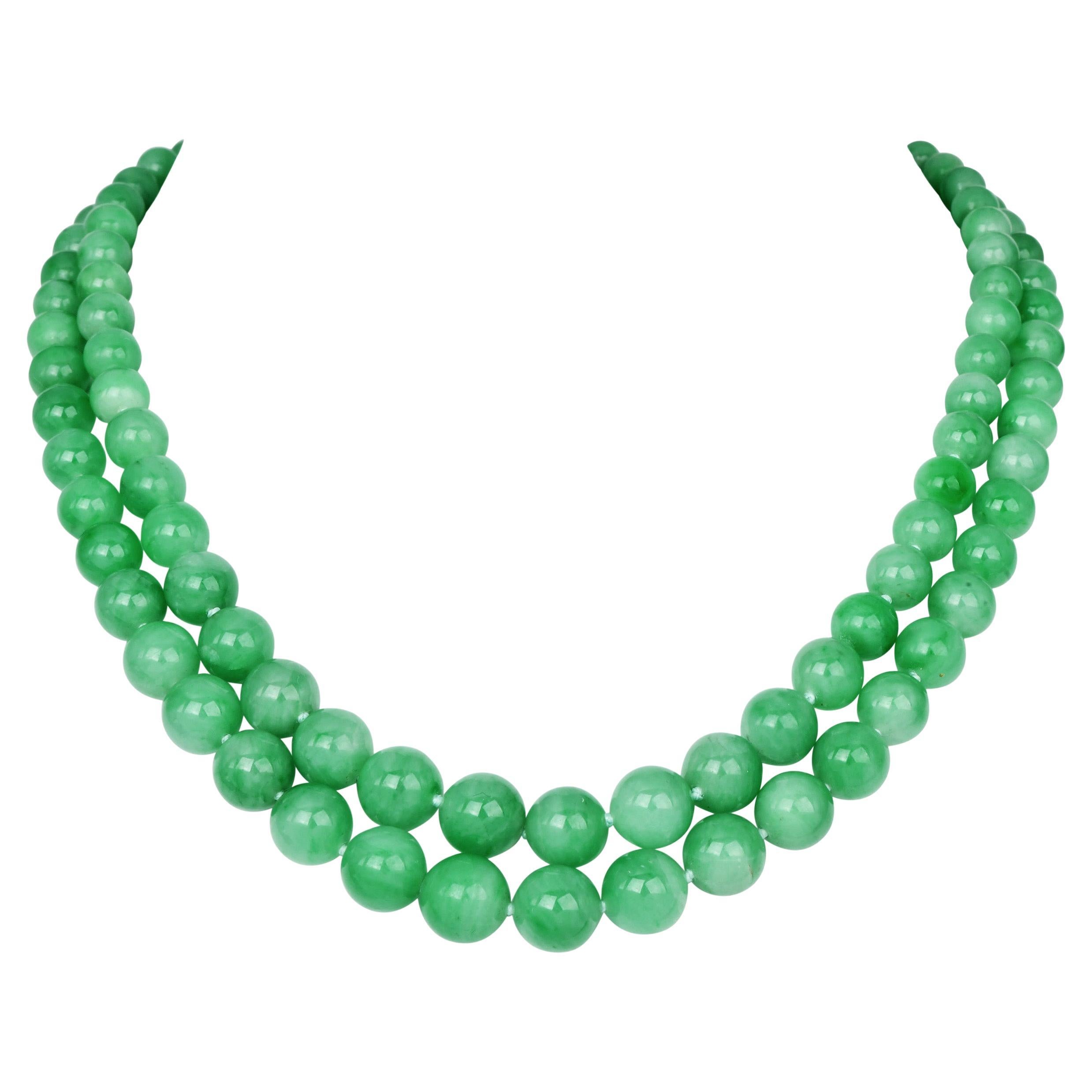 Collar vintage de jadeíta Fei Cui con cierre de diamantes y platino