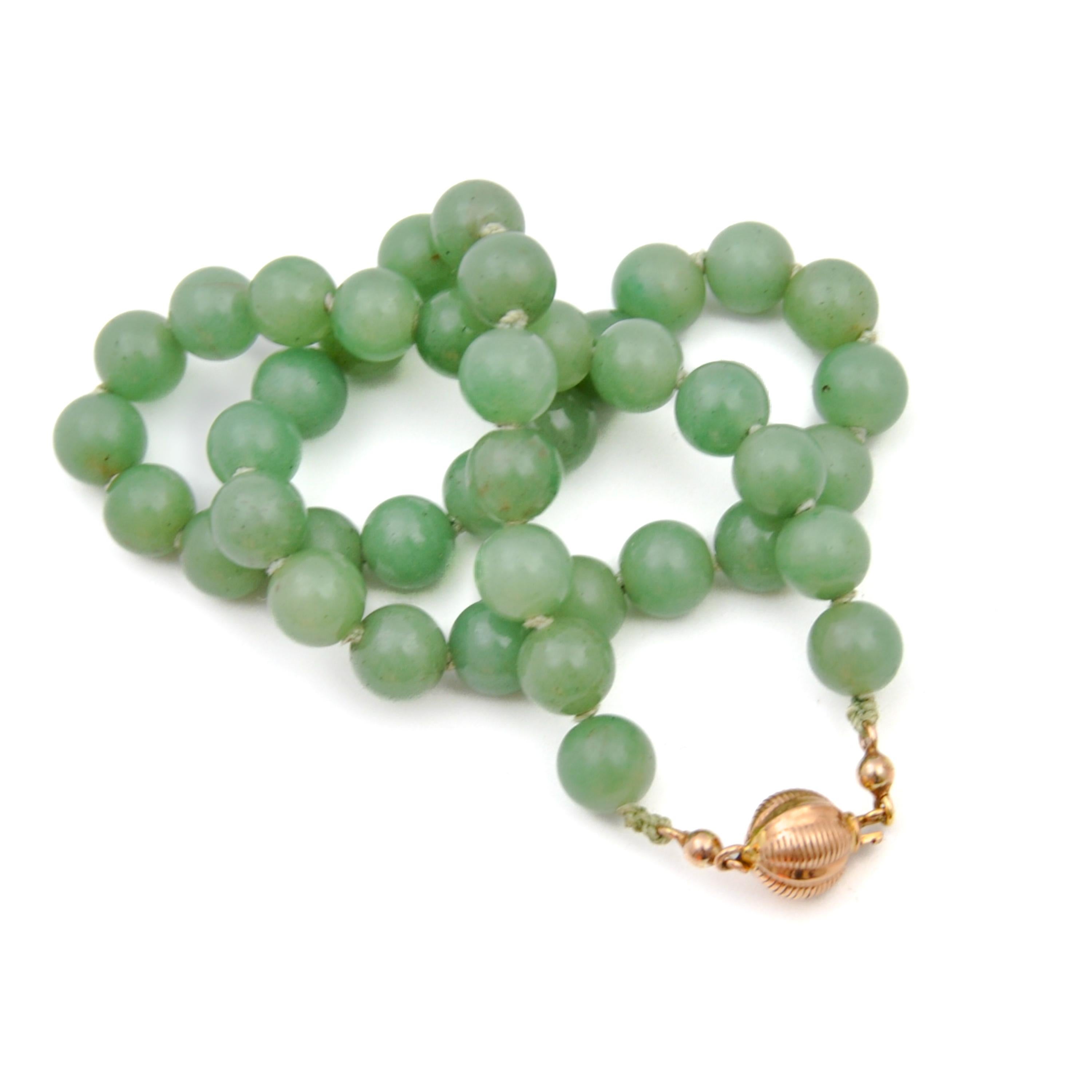 Round Cut Vintage Jade 14K Gold Single-Strand Beaded Necklace