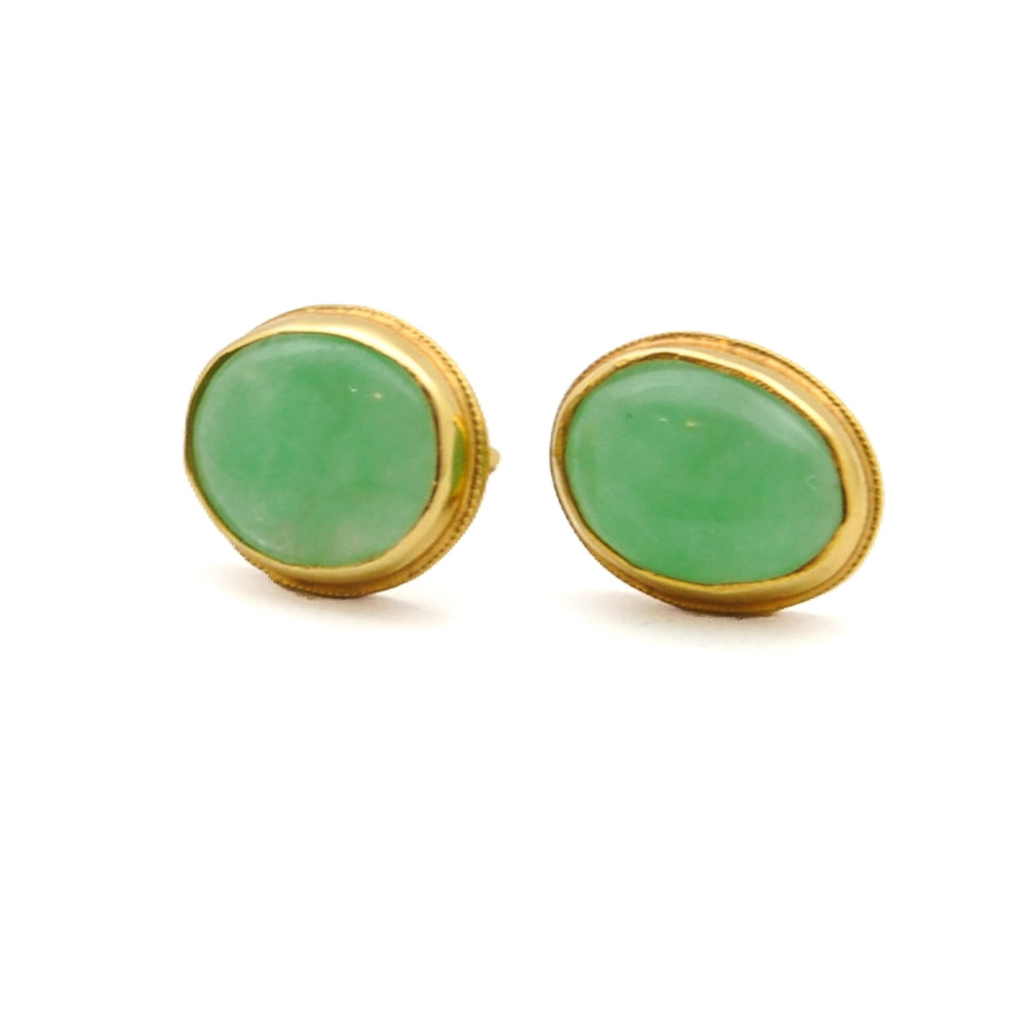 Women's Vintage Jadeite Jade 18K Gold Earrings For Sale
