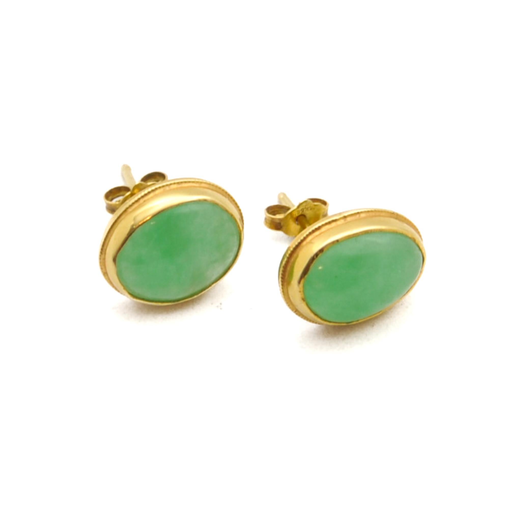 Vintage Jadeite Jade 18K Gold Earrings For Sale 1