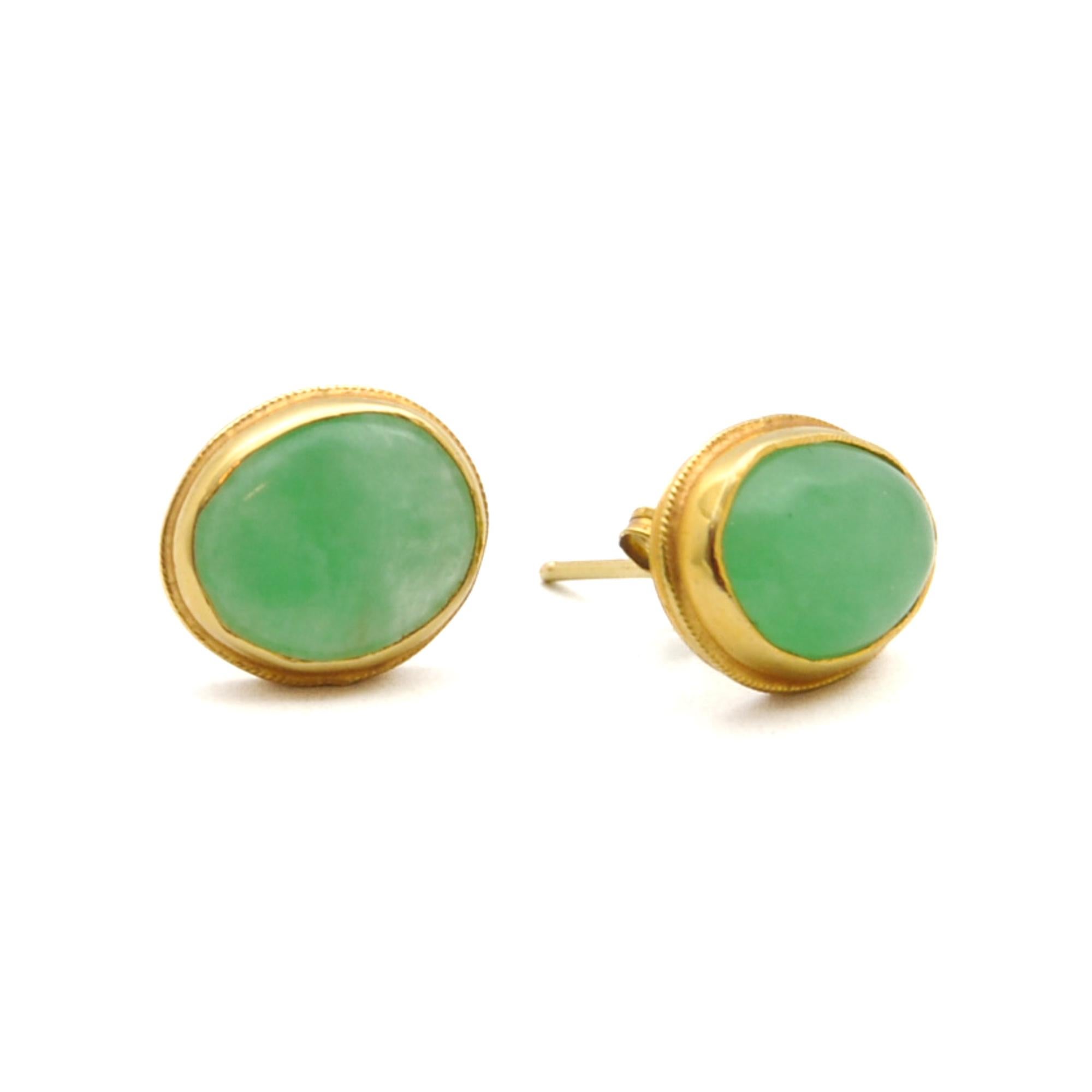 Vintage Jadeite Jade 18K Gold Earrings For Sale 2