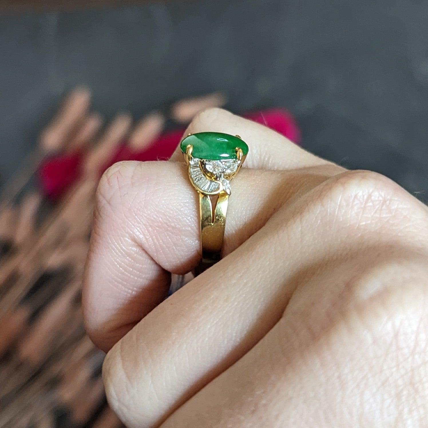 Vintage Jadeite Jade Diamond 18 Karat Yellow Gold Cabochon Band Ring GIA 8
