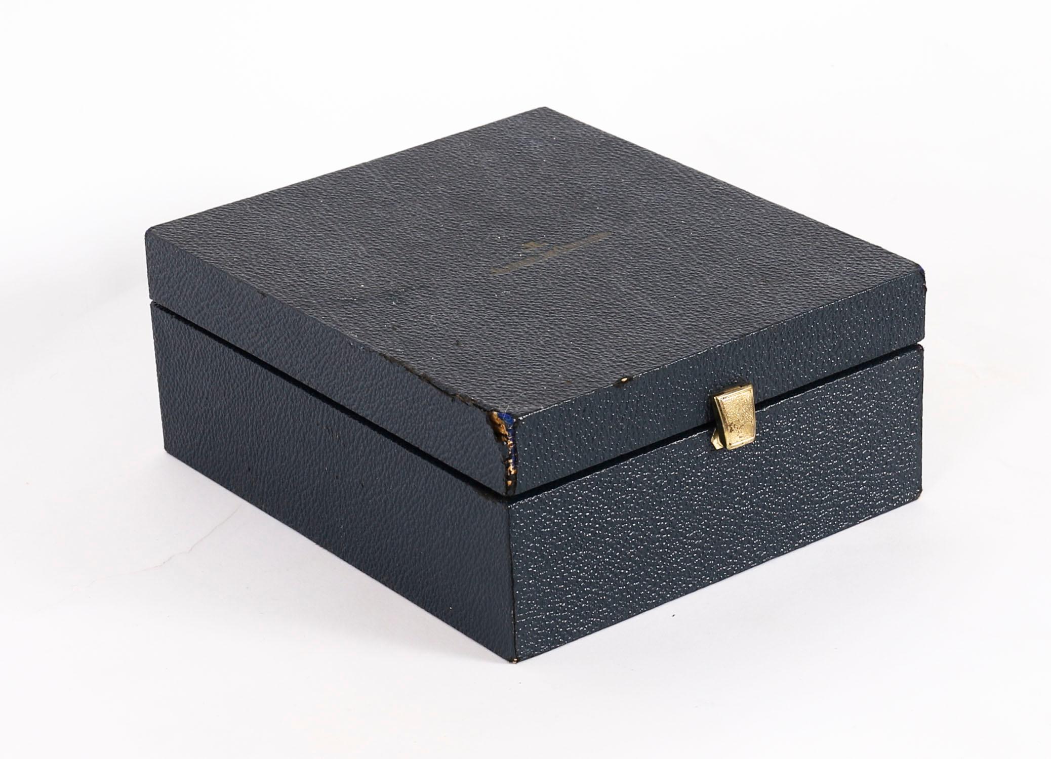 Jaeger le Coultre Lapis Lazuli Mantel Clock d'epoca 20° Secolo in vendita 10