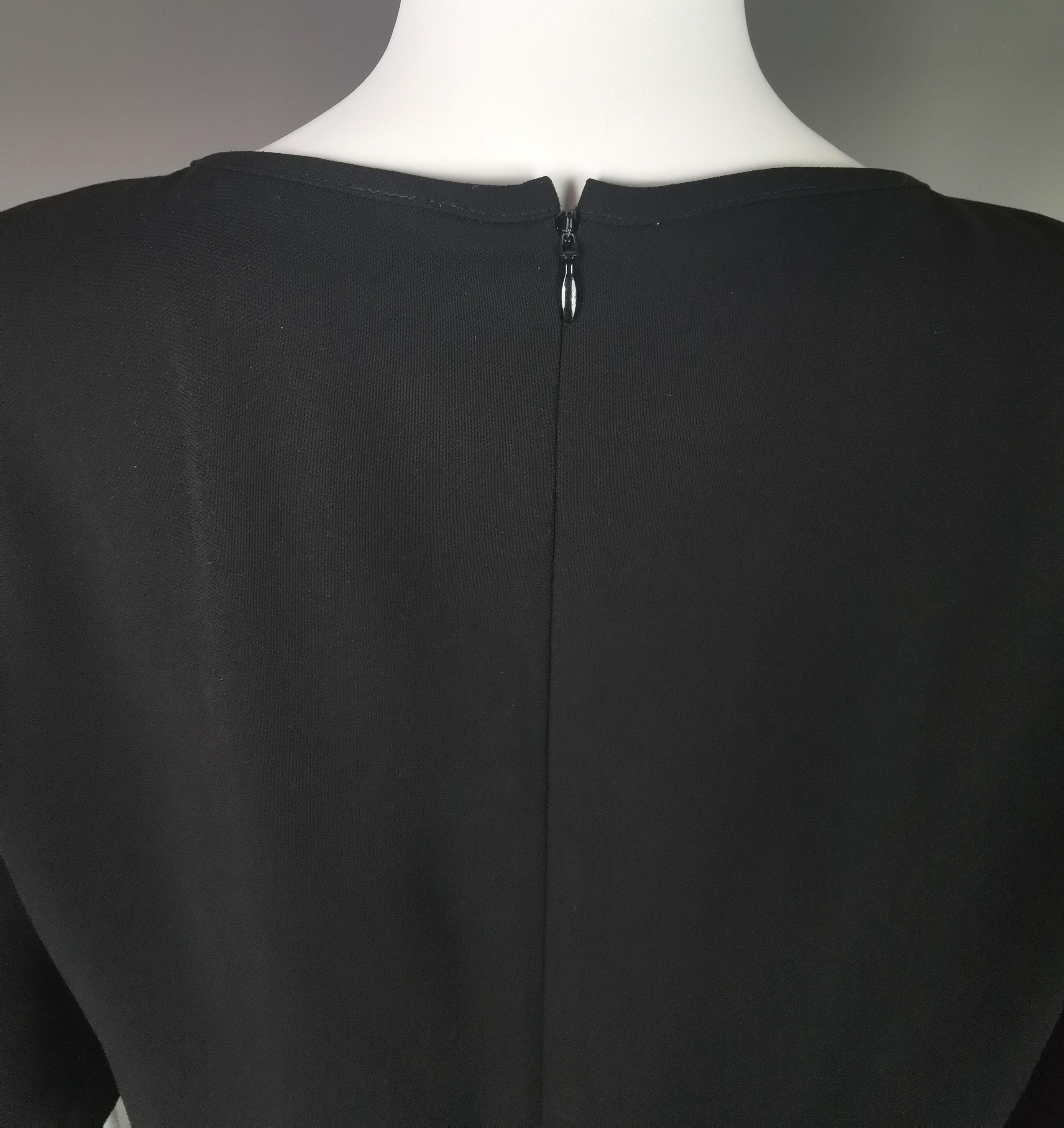 Vintage Jaeger Monochrome silk sheath dress, smart  For Sale 7