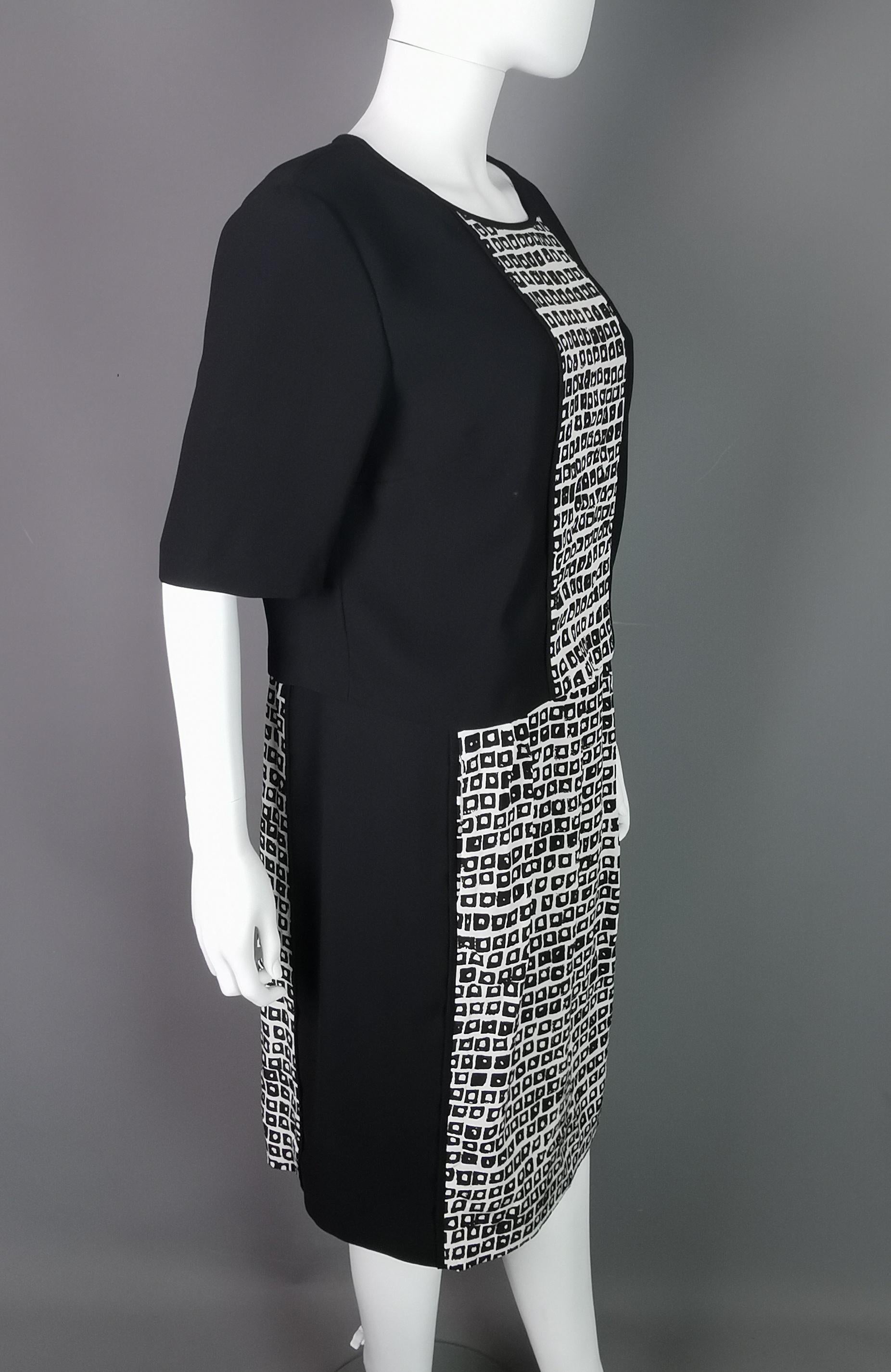 Women's Vintage Jaeger Monochrome silk sheath dress, smart  For Sale
