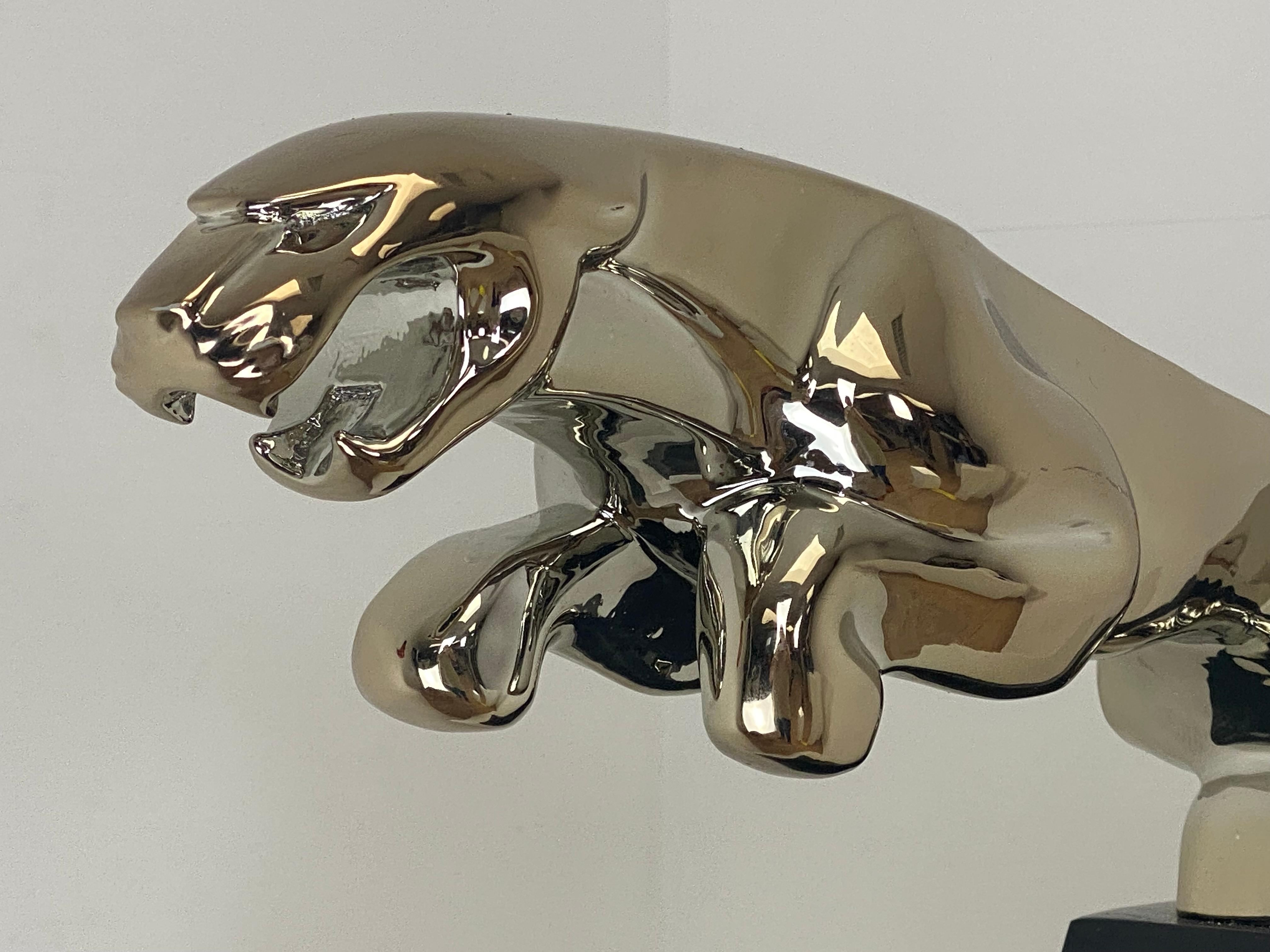 old jaguar emblem