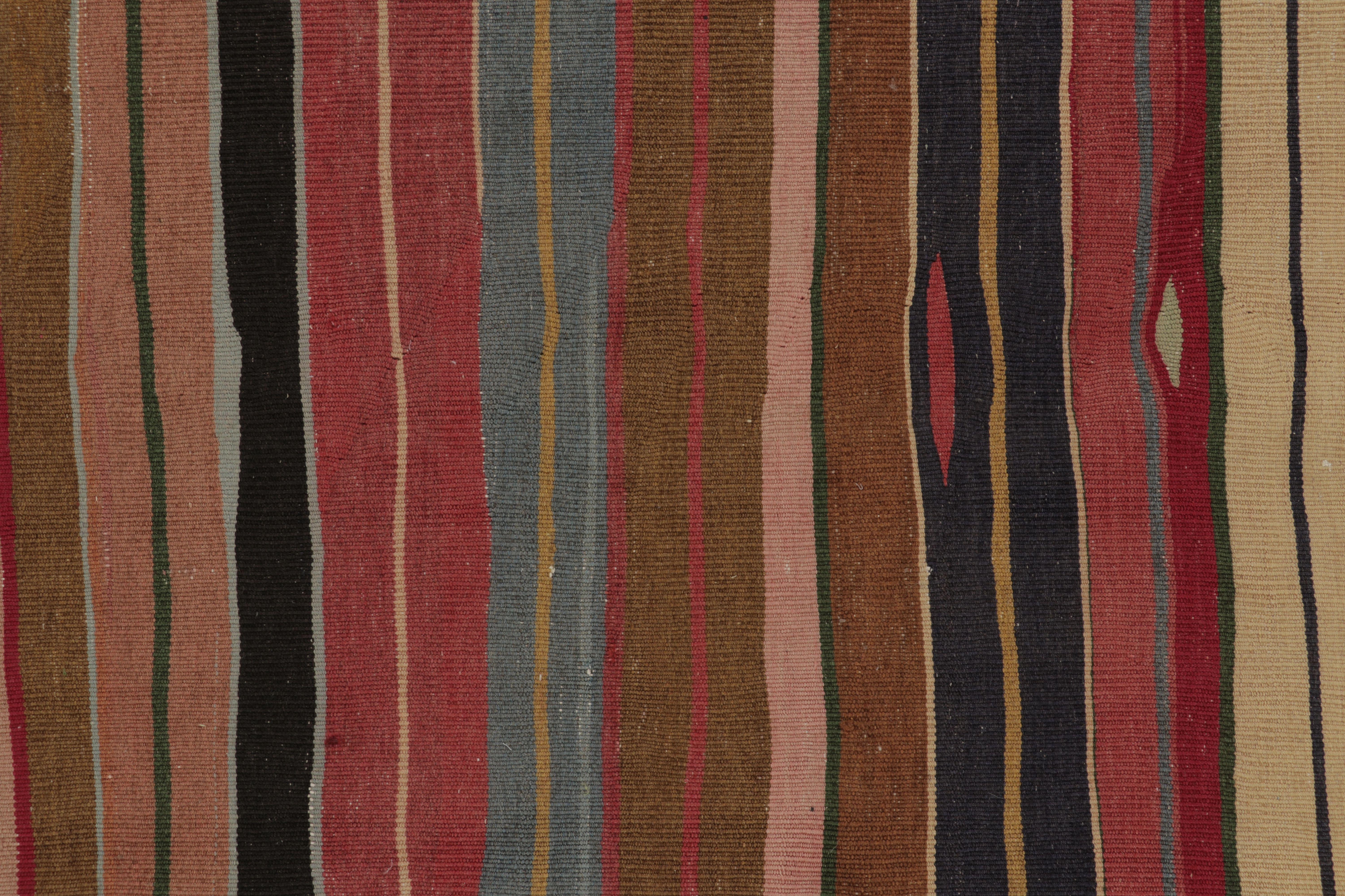 Vintage Jajim Kilim, gestreifter Stammesteppich in Erdtönen (Handgewebt) im Angebot