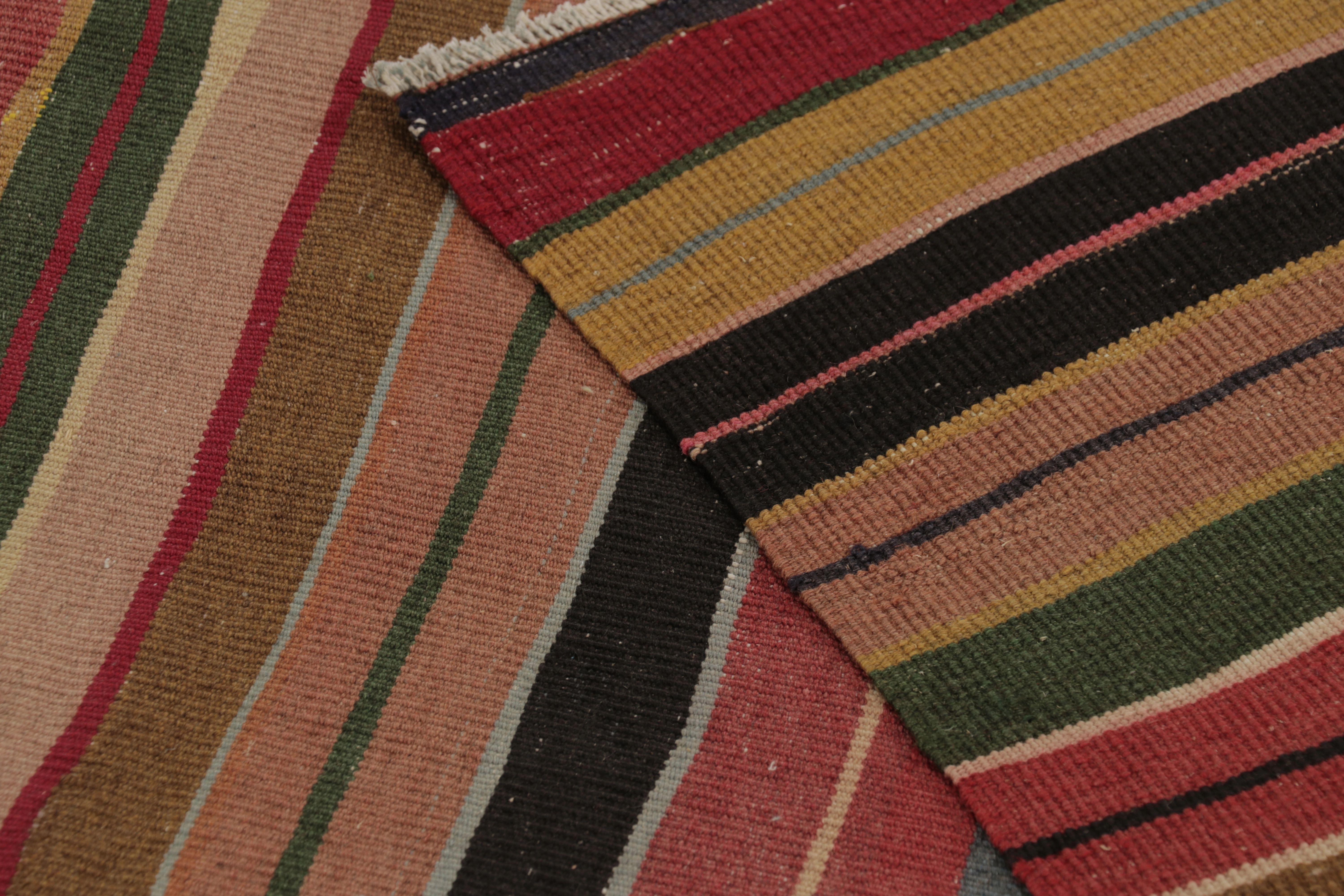 Vintage Jajim Kilim, gestreifter Stammesteppich in Erdtönen (Wolle) im Angebot