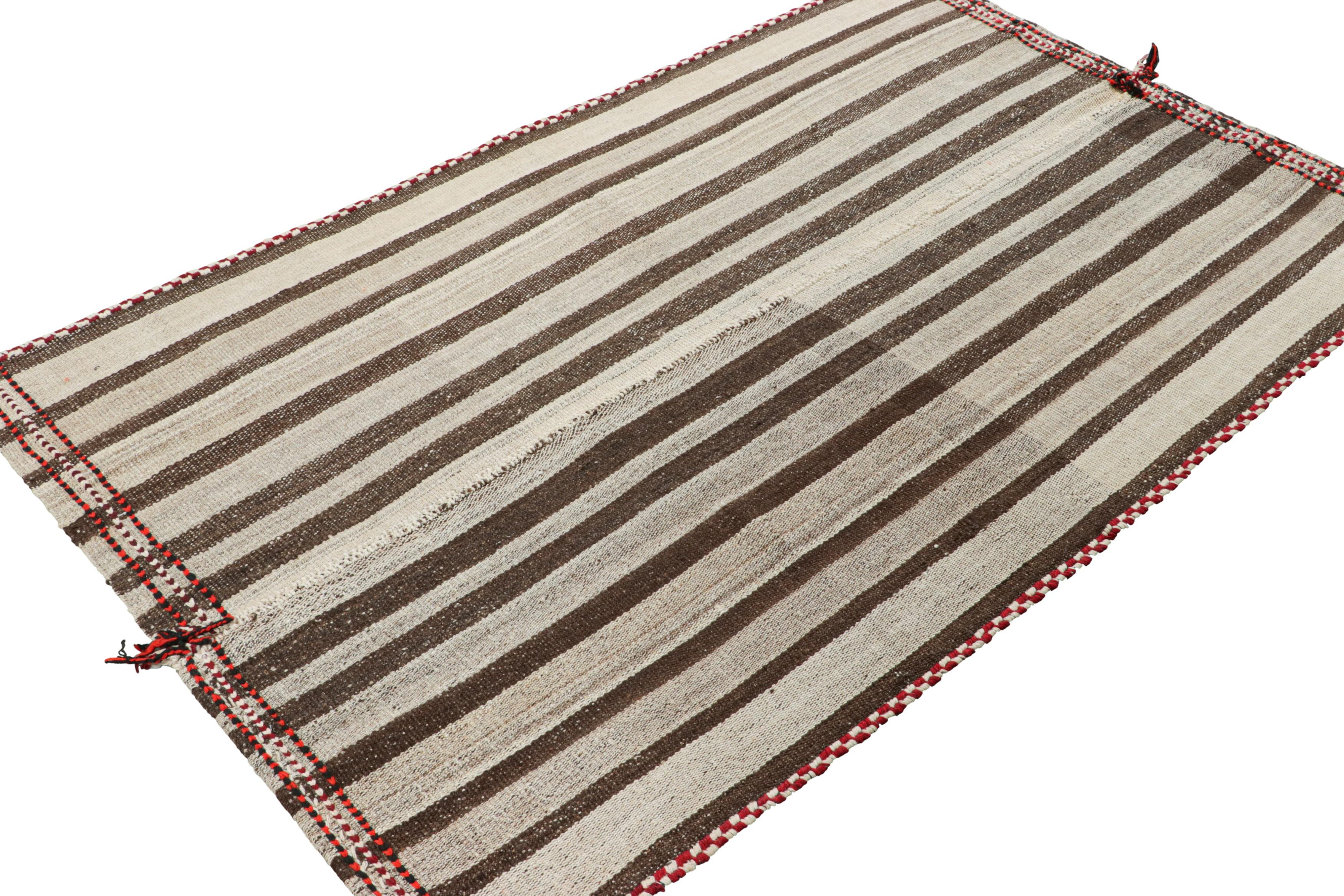 Vintage Jajim Qashqai Persian Kilim Black and Off-White Stripe - Rug & Kilim In Good Condition For Sale In Long Island City, NY