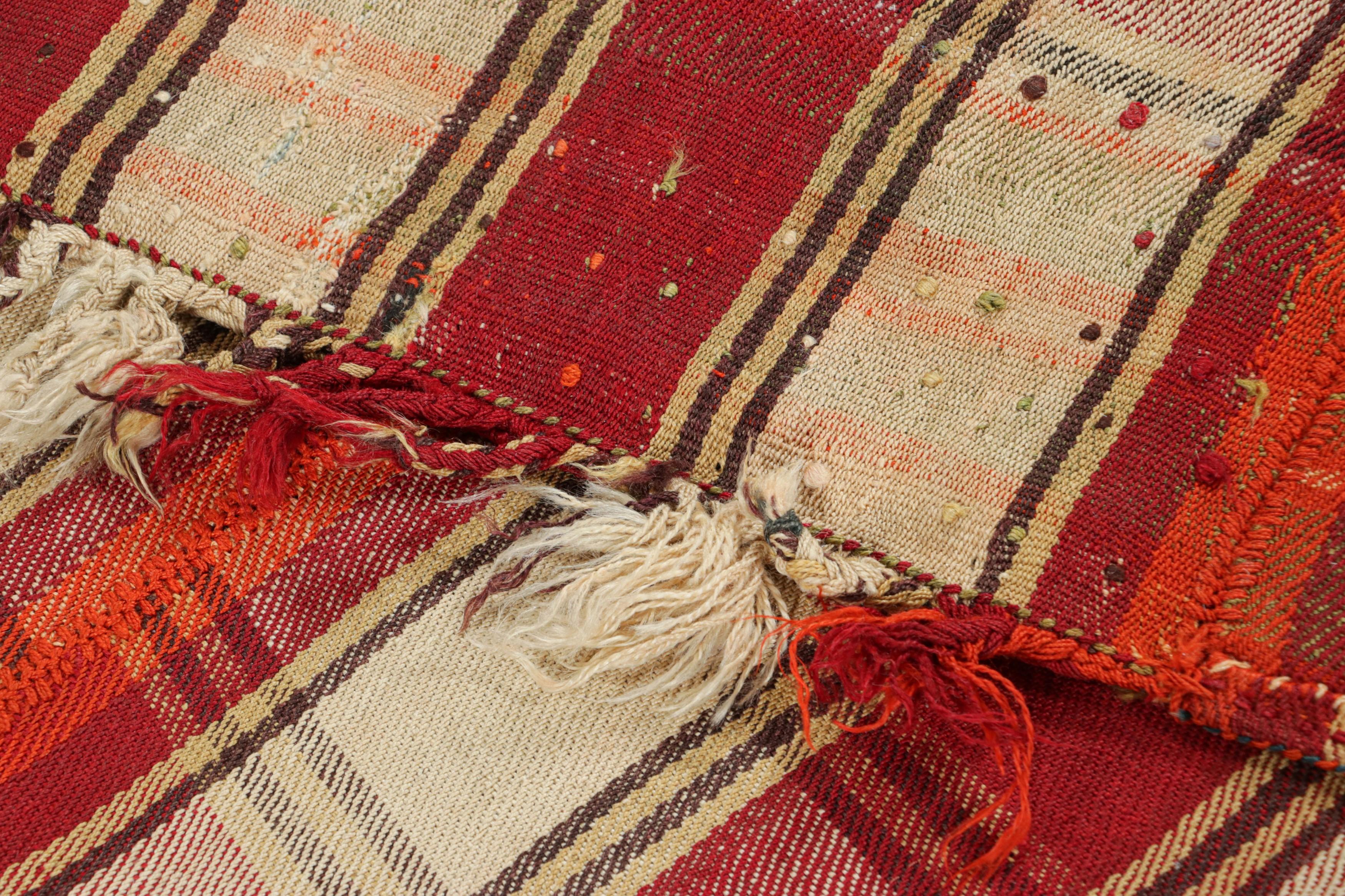 Wool Vintage Jajim Qashqai Persian Kilim, Red & Ivory Geometric Pattern - Rug & Kilim For Sale